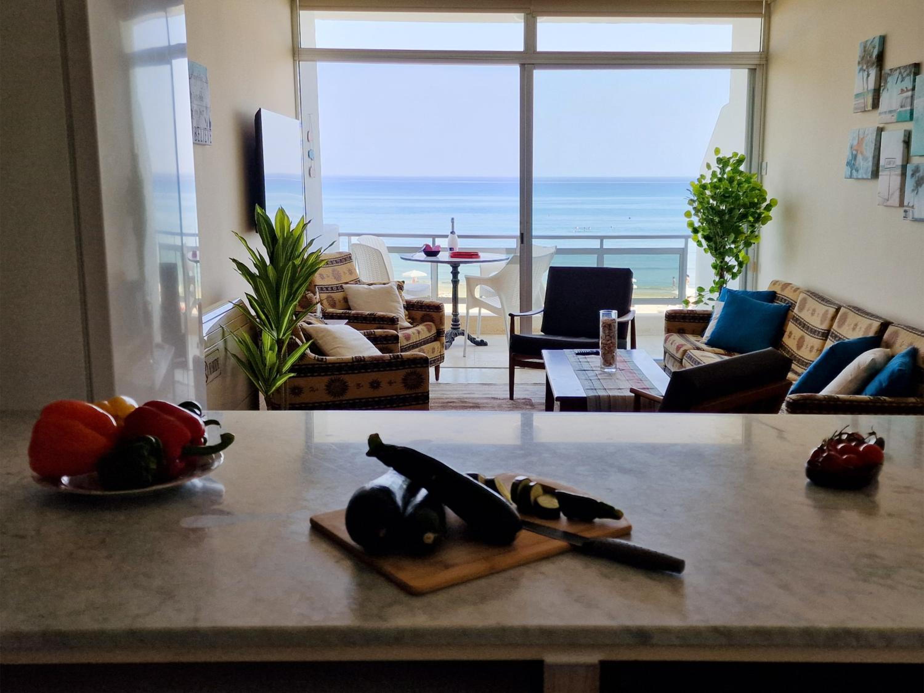 Makenzy Sandy Beachfront Paradise