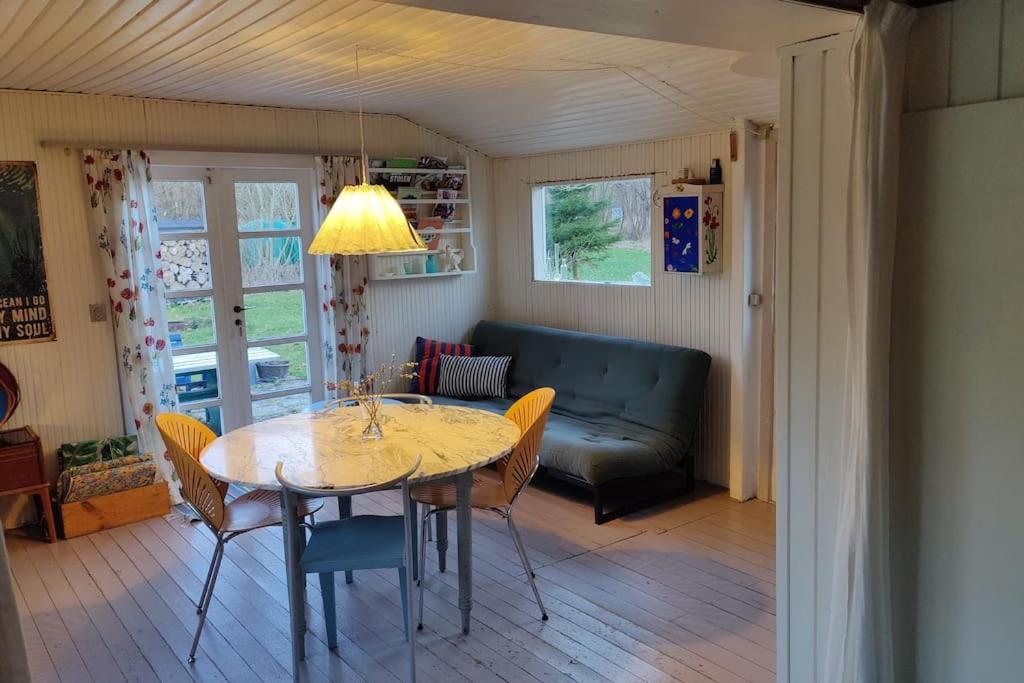 Hyggeligt lille sommerhus