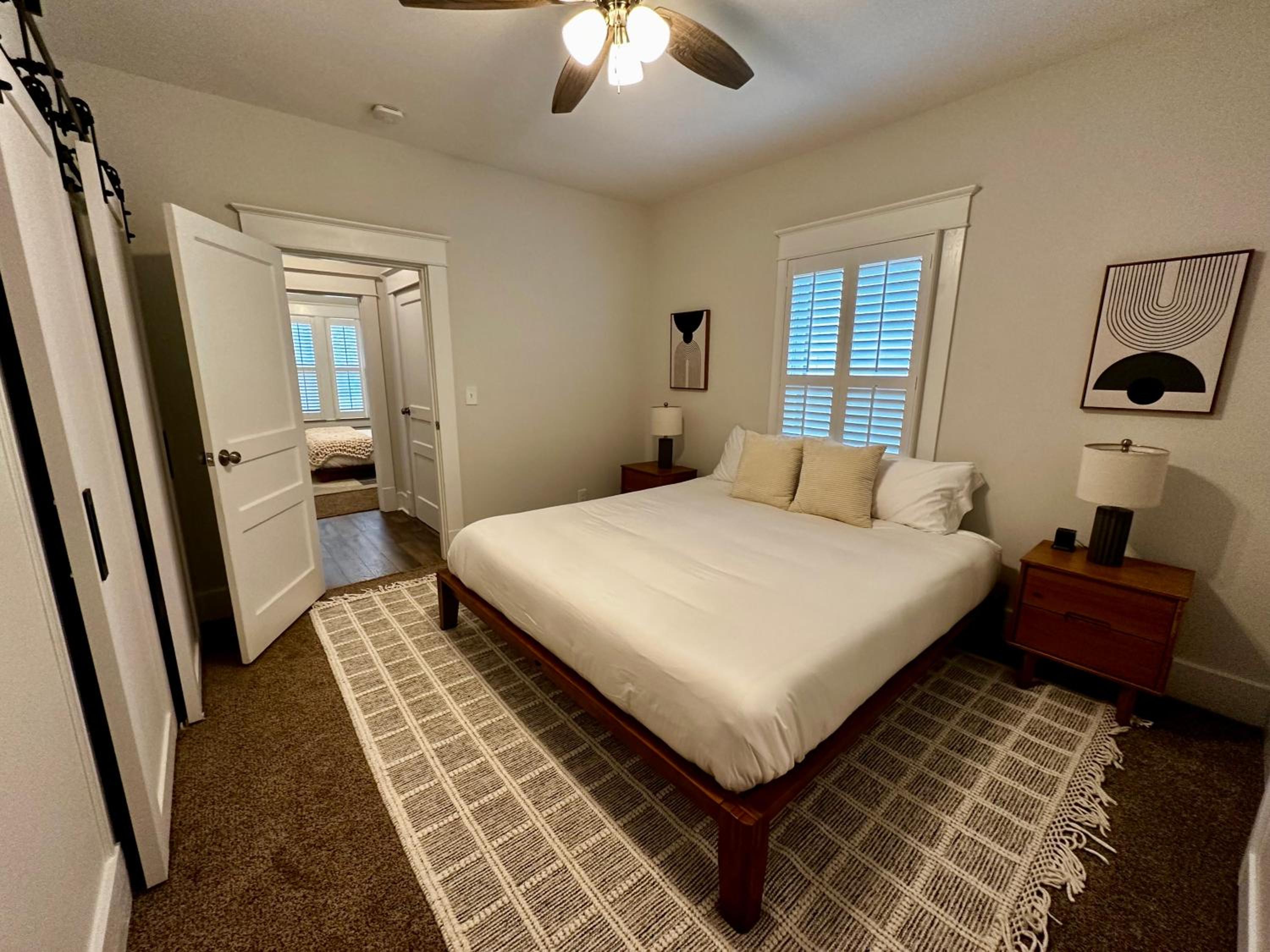 Cottage, Parking, MTSU, downtown Murfreesboro