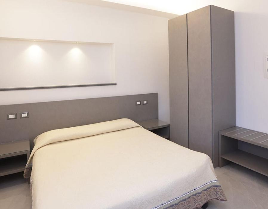 DELuxe 4 Bedrooms in Fegina Monterosso