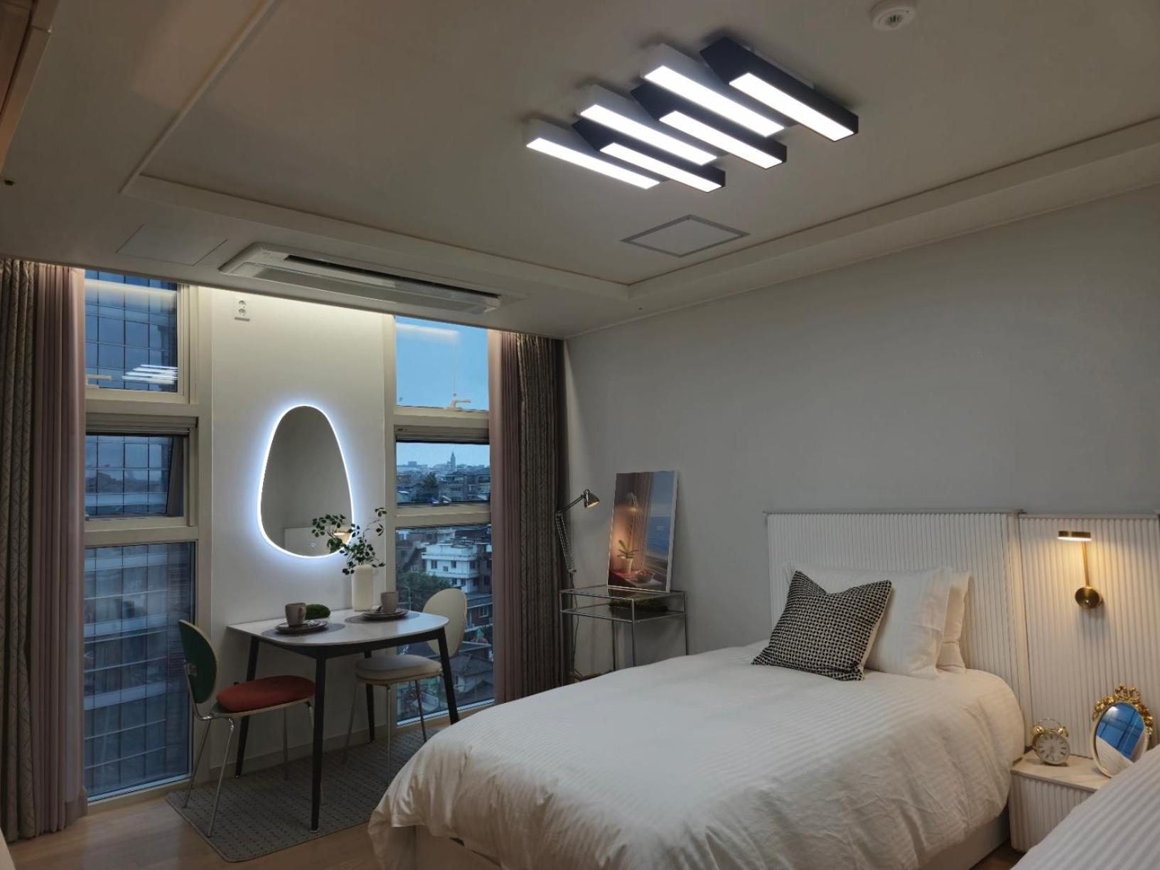hotel room