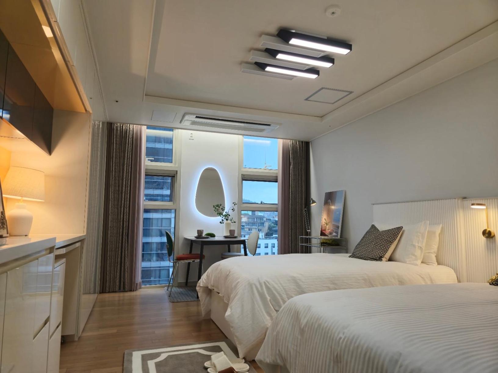 hotel room