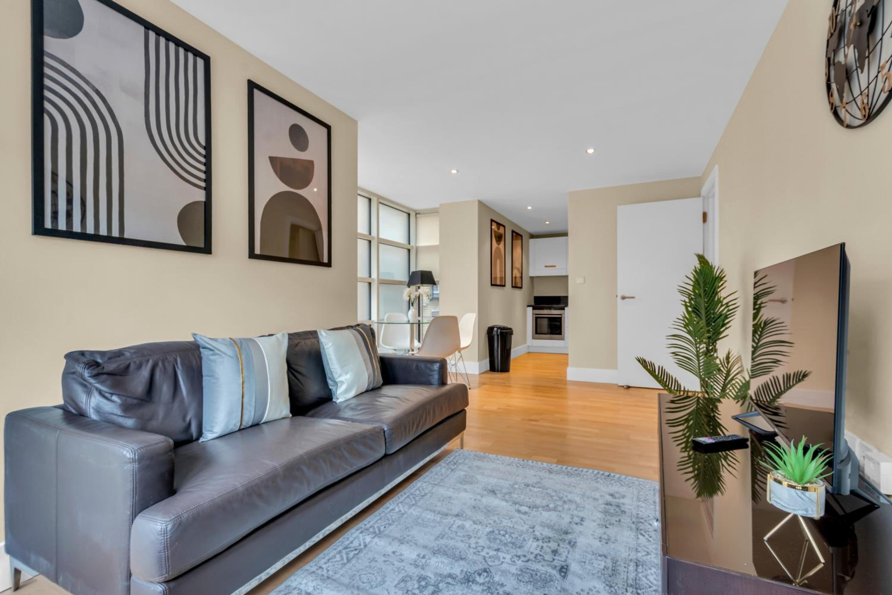 MySquare One Bedroom Serviced Apartment near St Paul's Blackfriars