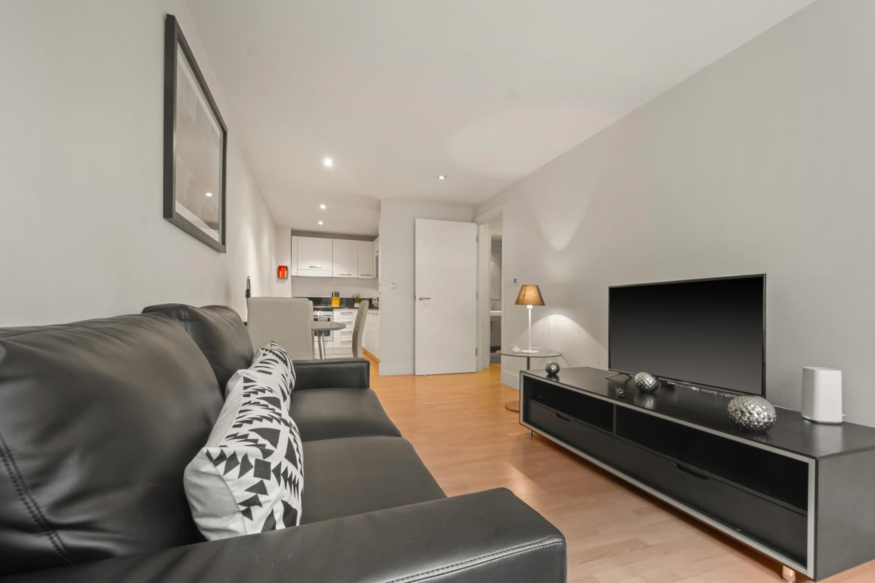 MySquare One Bedroom Serviced Apartment near St Paul's Blackfriars