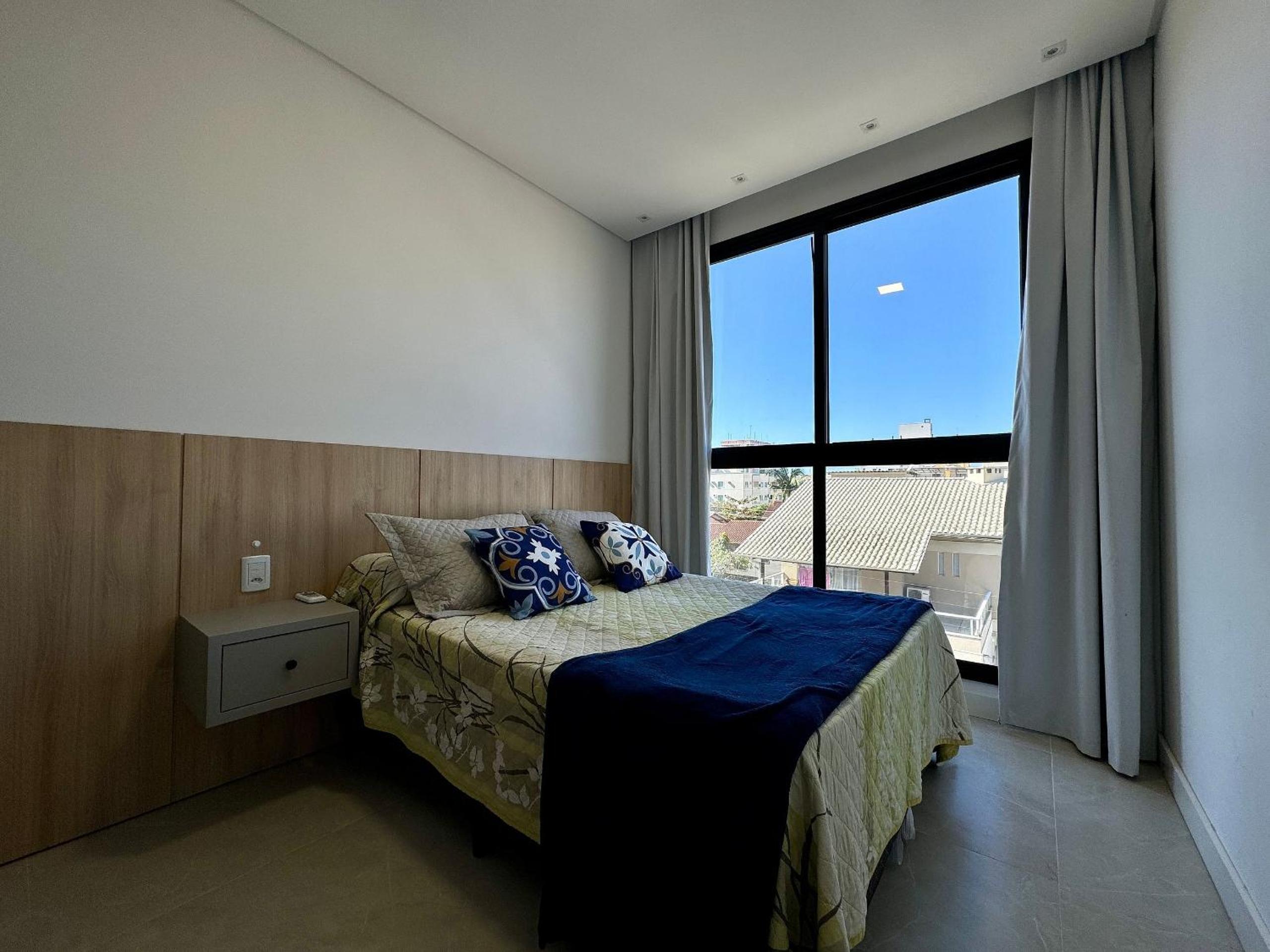 Excelente apartamento em Bombas com piscina