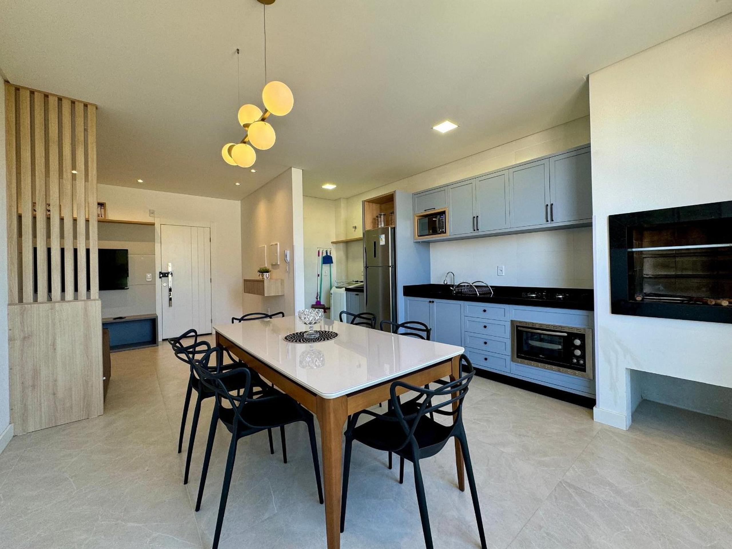 Excelente apartamento em Bombas com piscina