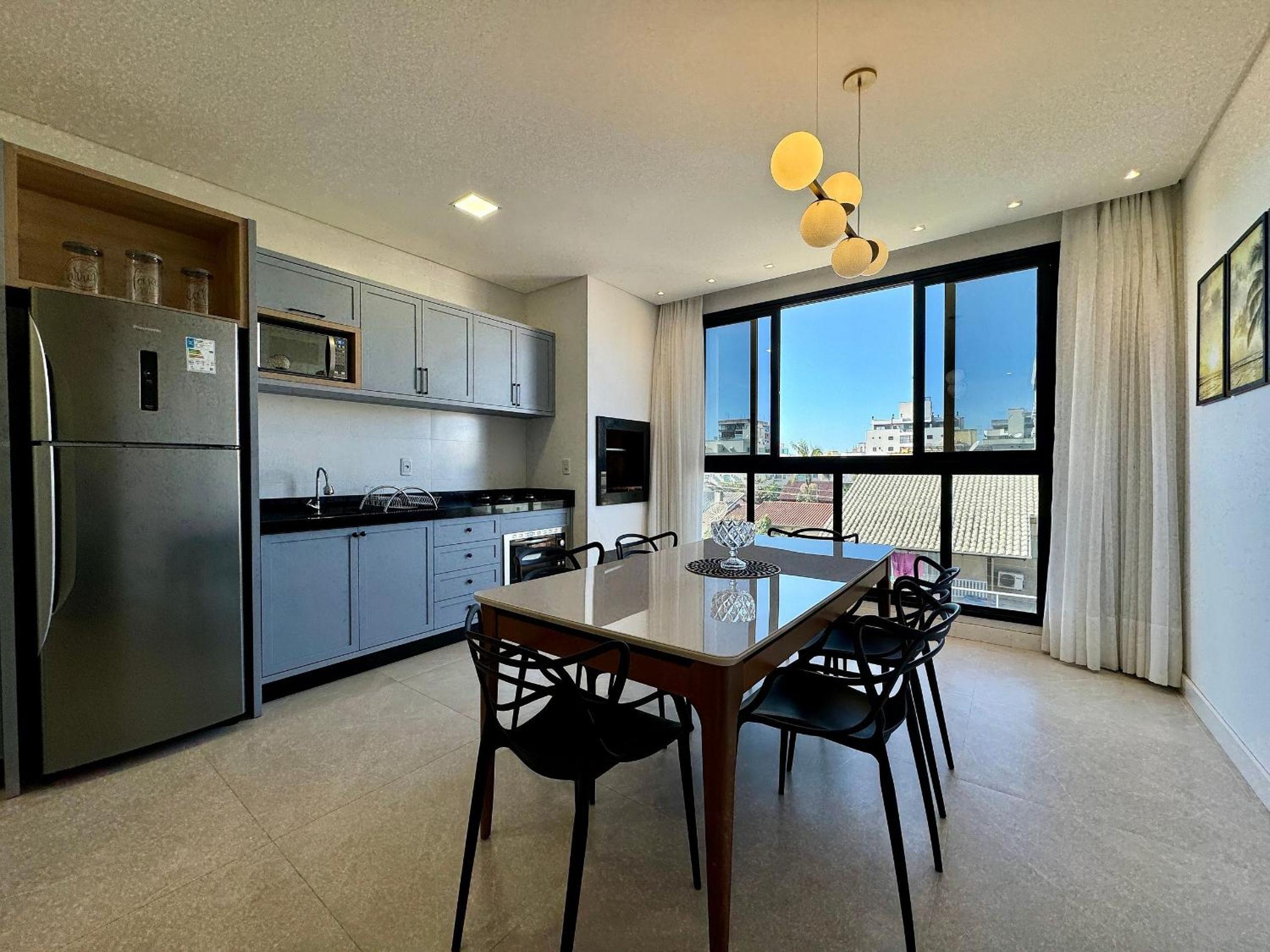 Excelente apartamento em Bombas com piscina