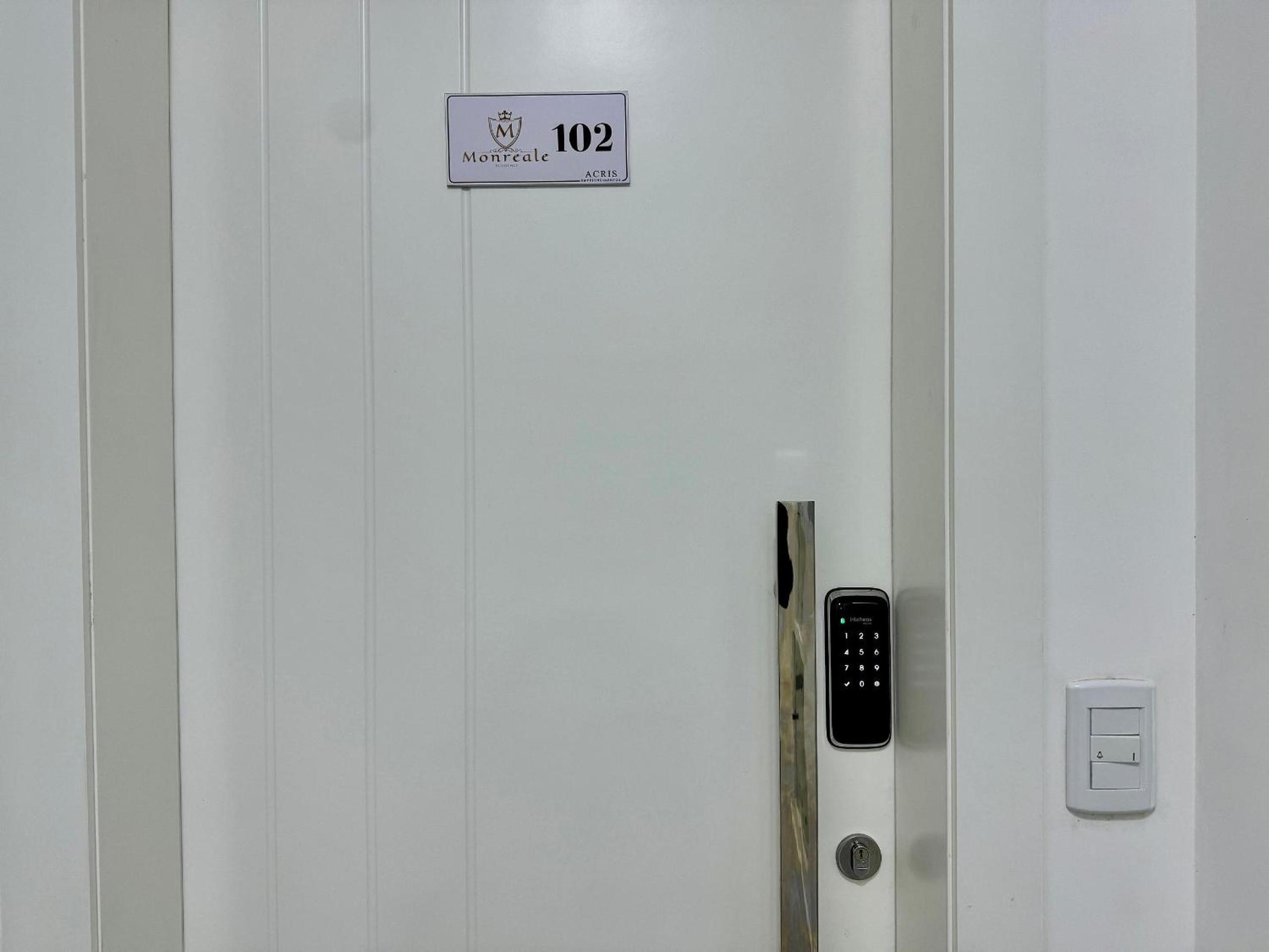 Excelente apartamento em Bombas com piscina