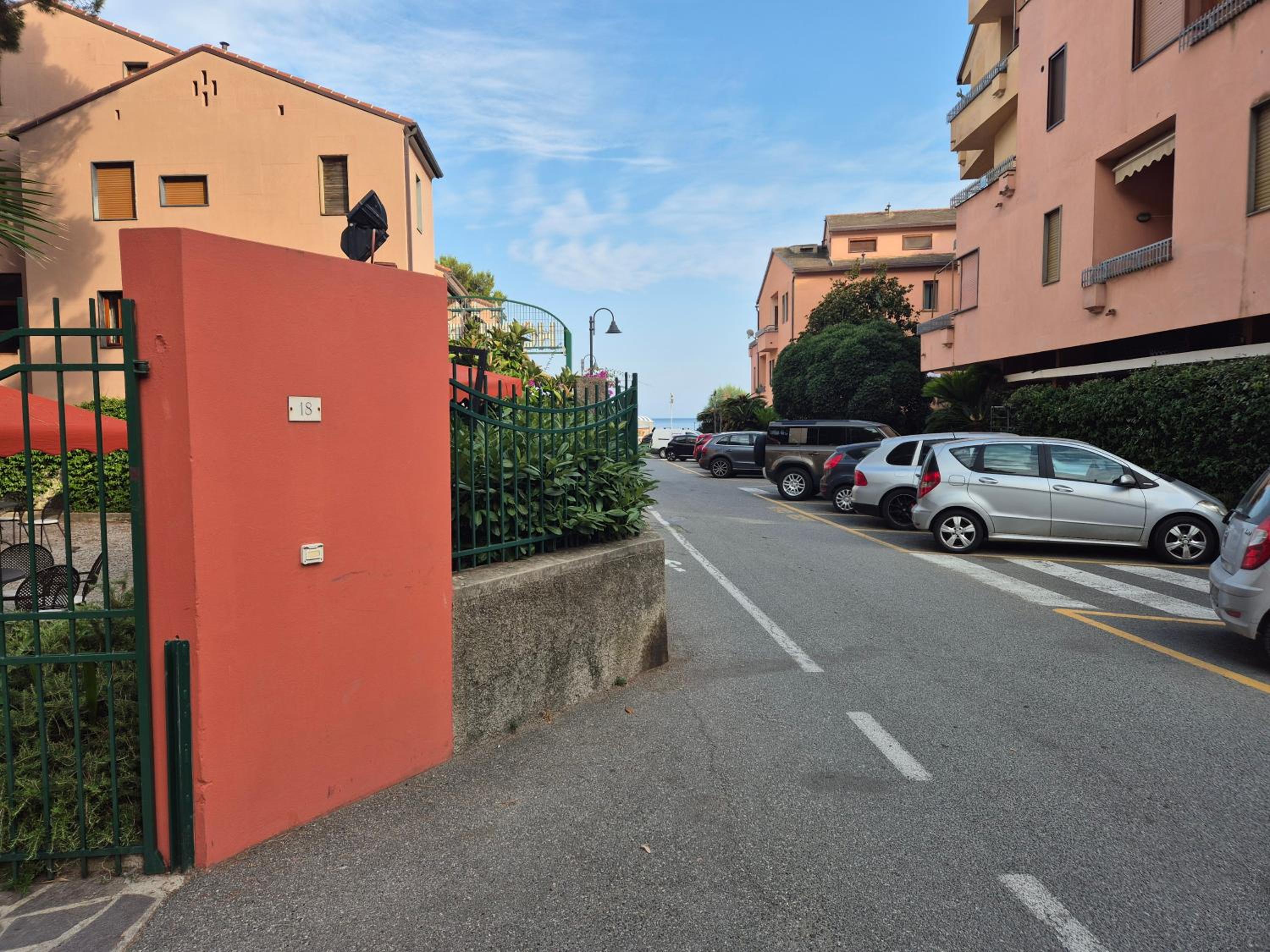 DELuxe 4 Bedrooms in Fegina Monterosso