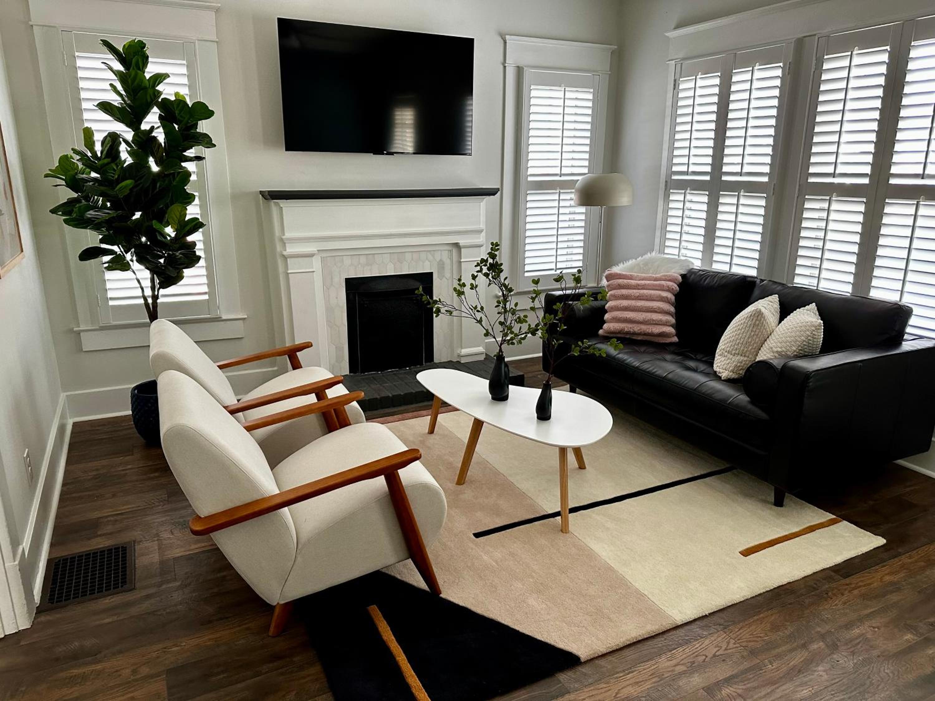 Cottage, Parking, MTSU, downtown Murfreesboro