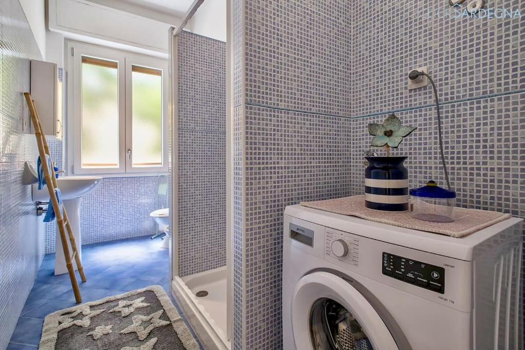 HiddenGarden apartment with garden and jacuzzi in the center of the city of Alghero