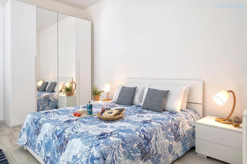 HiddenGarden apartment with garden and jacuzzi in the center of the city of Alghero