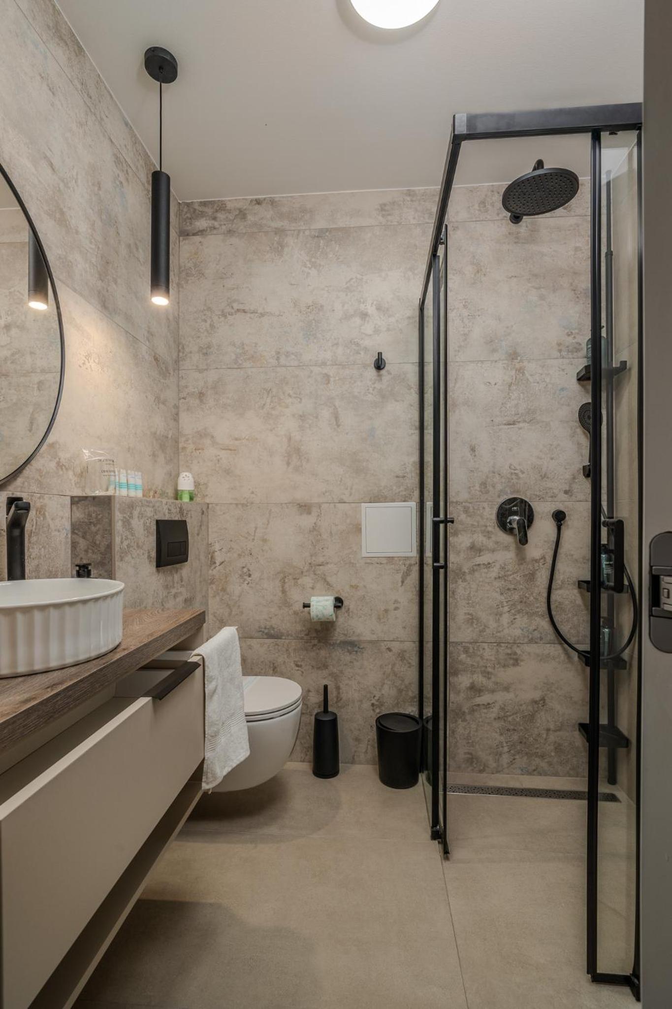 Amaro Luxury Room & Studio Apartman with Balcony view 5