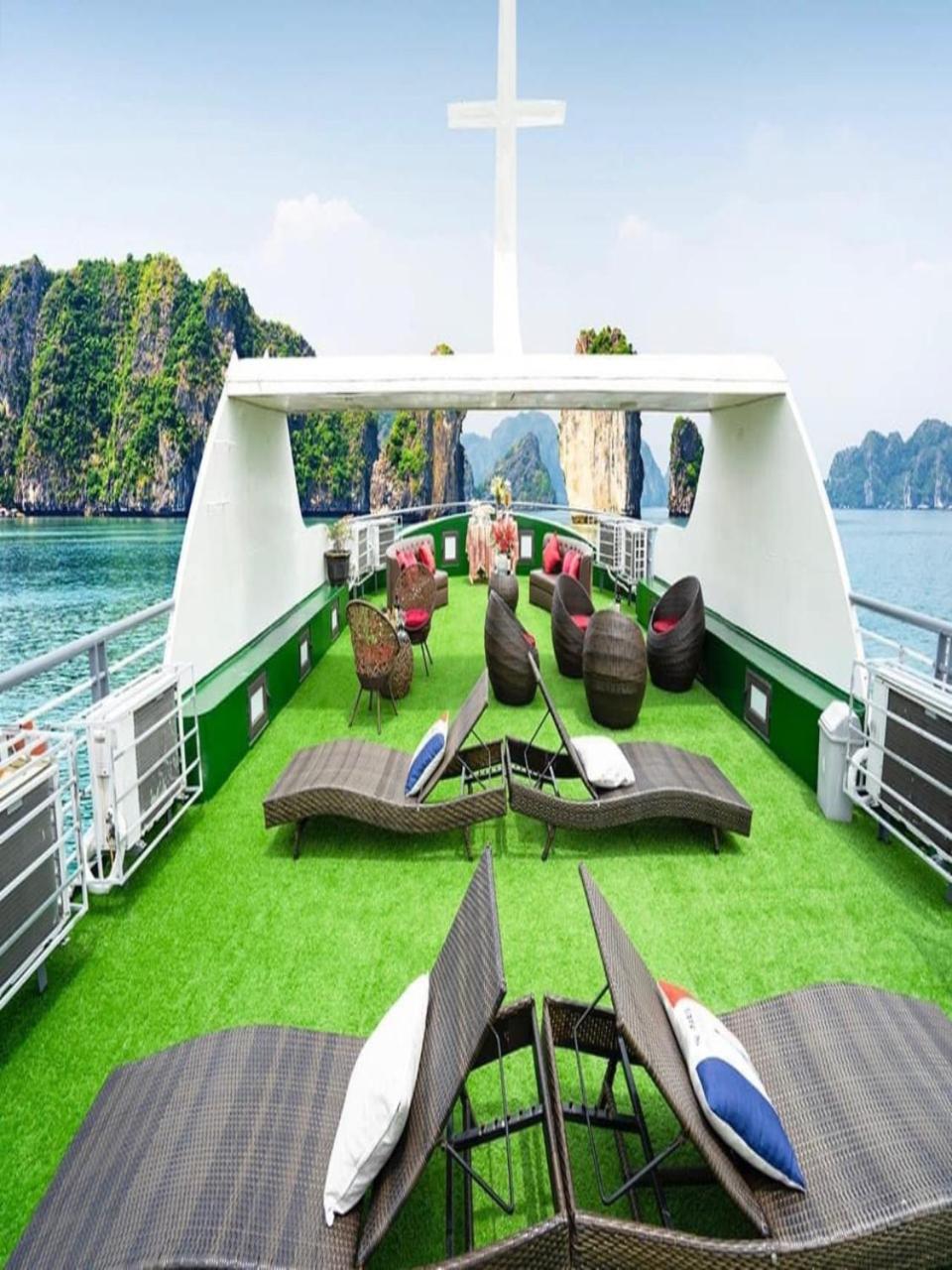 Du thuyền 3 sao thăm vịnh Hạ Long trong ngày - Oti view 4