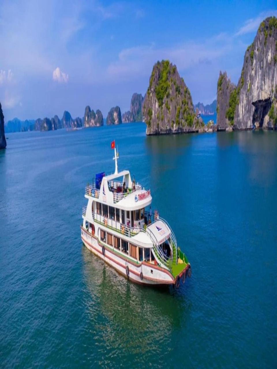 Du thuyền 3 sao thăm vịnh Hạ Long trong ngày - Oti view 5