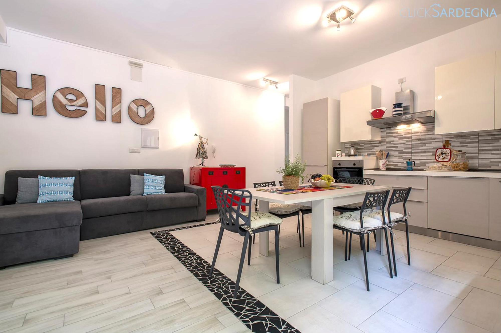 HiddenGarden apartment with garden and jacuzzi in the center of the city of Alghero