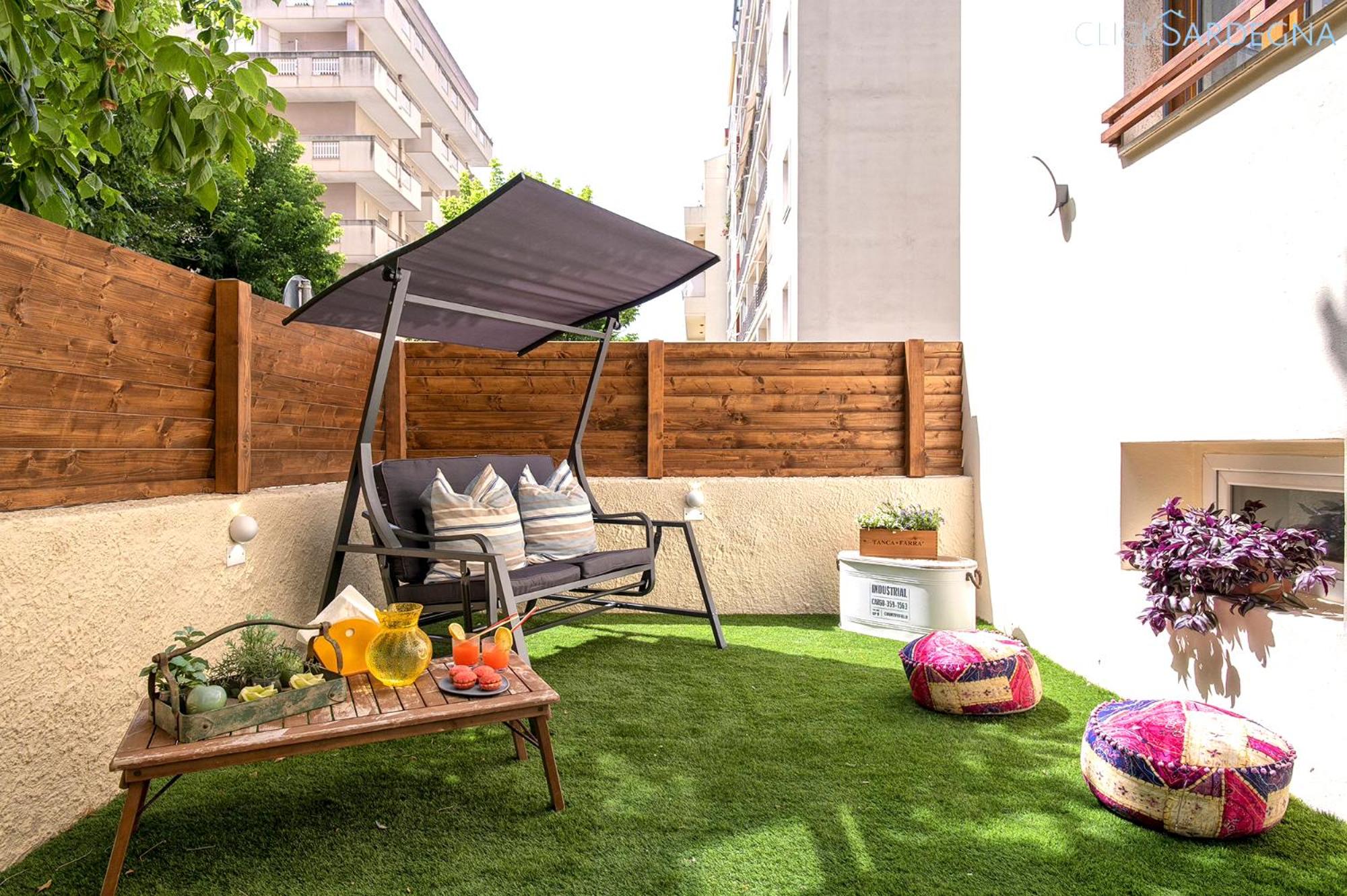 HiddenGarden apartment with garden and jacuzzi in the center of the city of Alghero