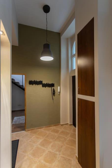 Quiet and Stylish City Park Flat