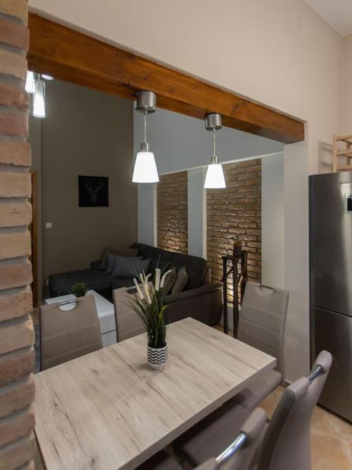 Quiet and Stylish City Park Flat