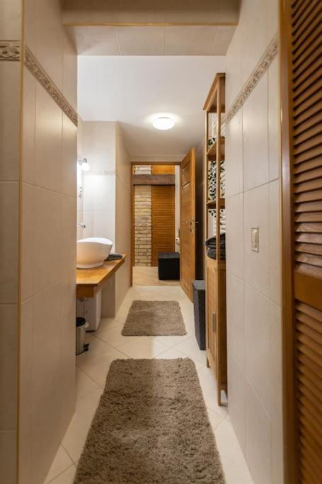 Quiet and Stylish City Park Flat