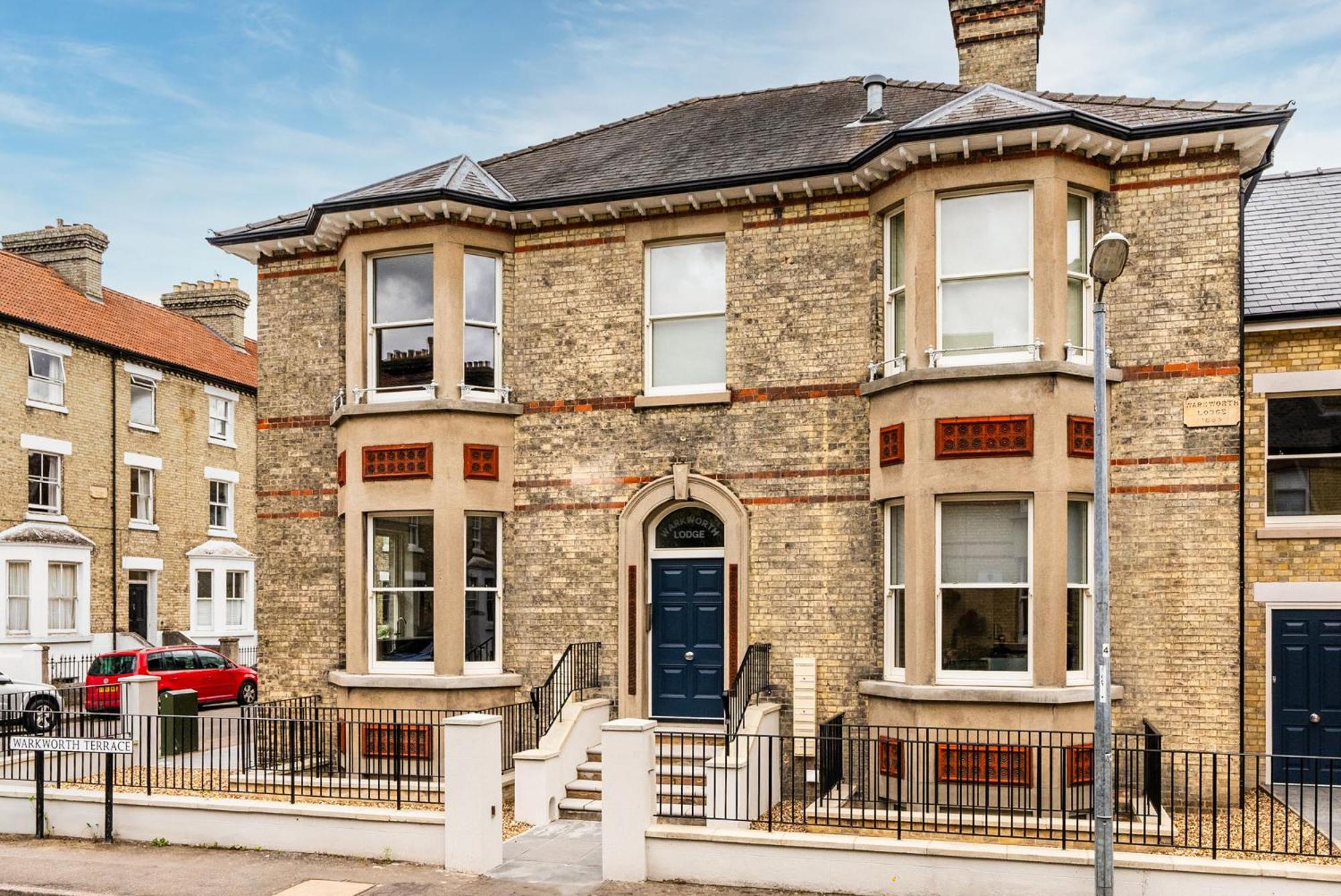 Tailored Stays - Central Cambridge, Warkworth Lodge