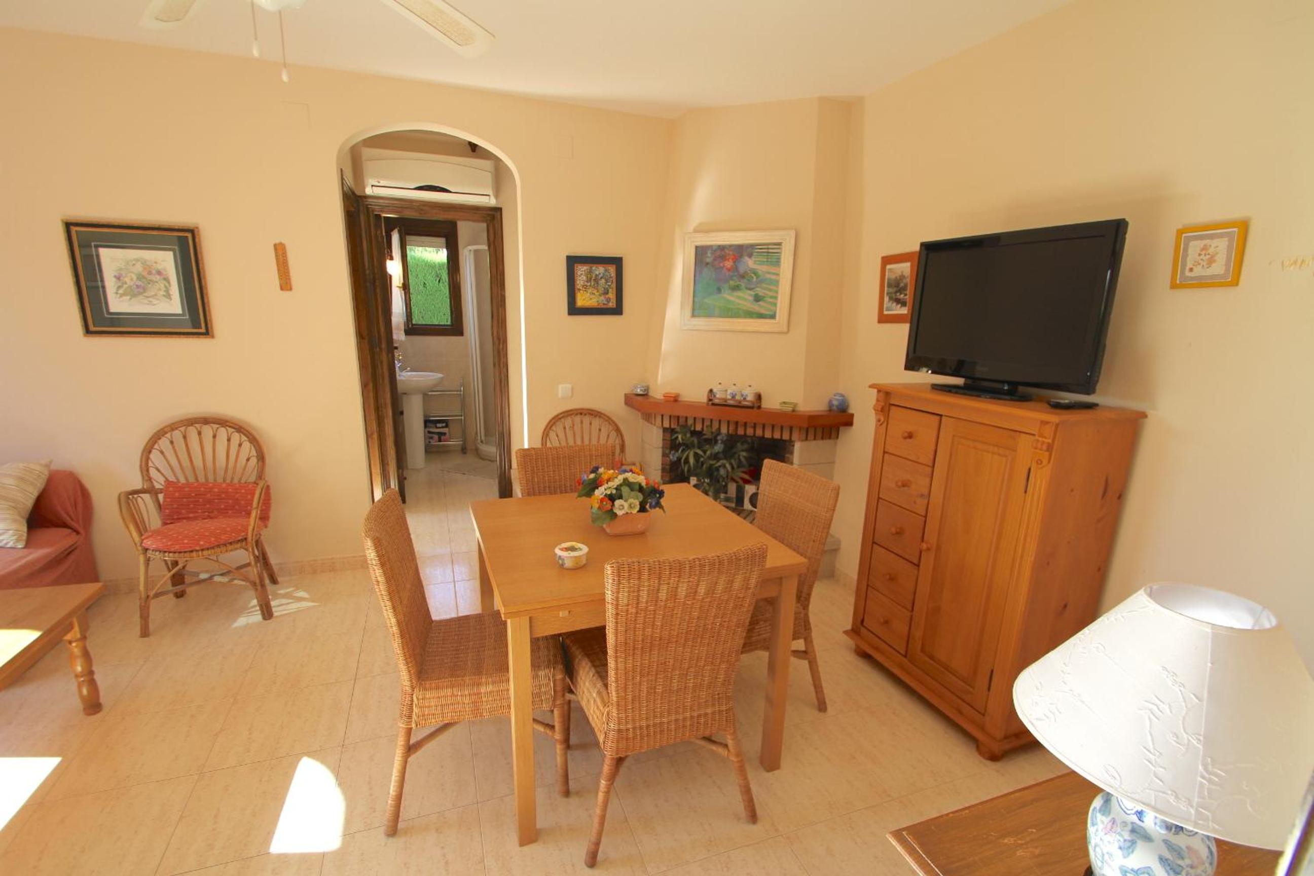 Photo 10