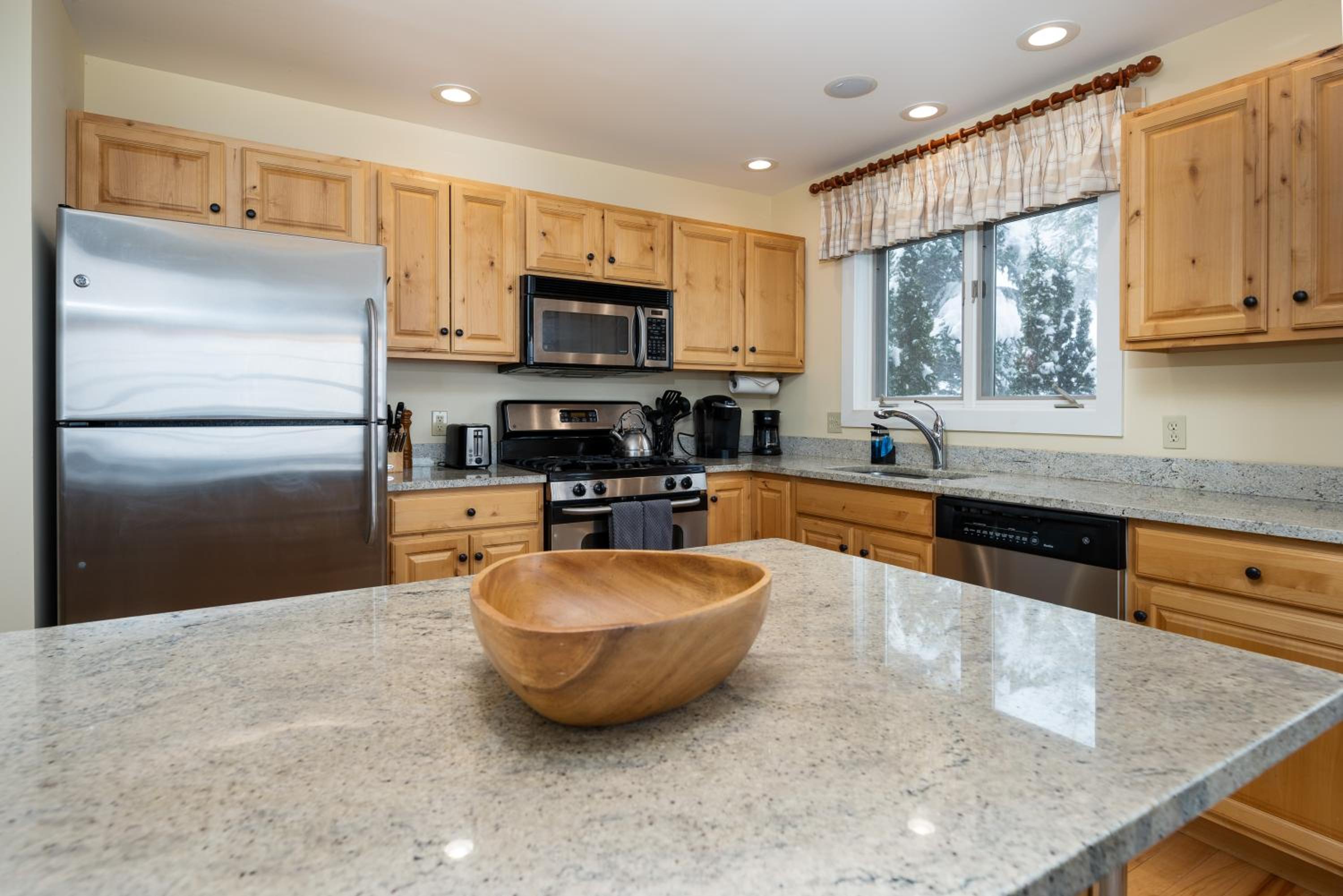 SlopeSide Chalet - Pool, Grill, Hot tub, Views view 4
