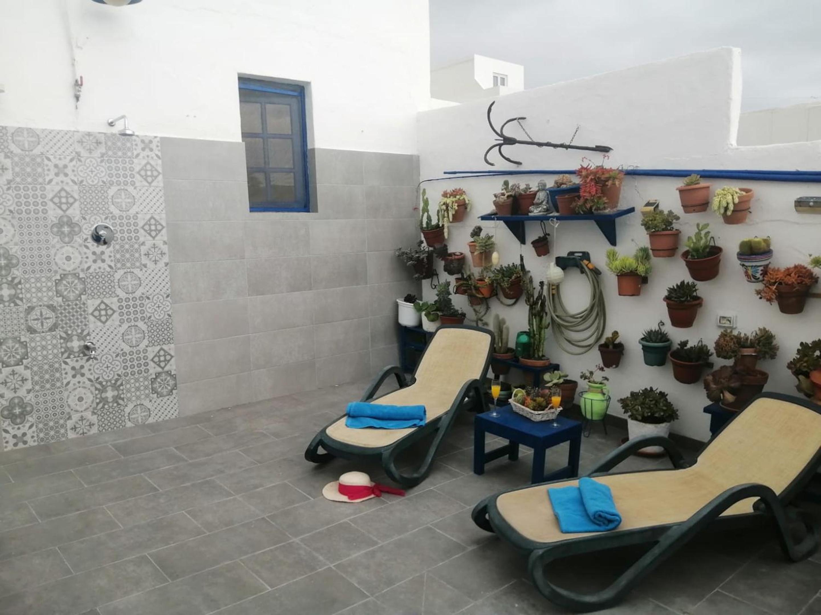 Cozy House in El Golfo + Terrace