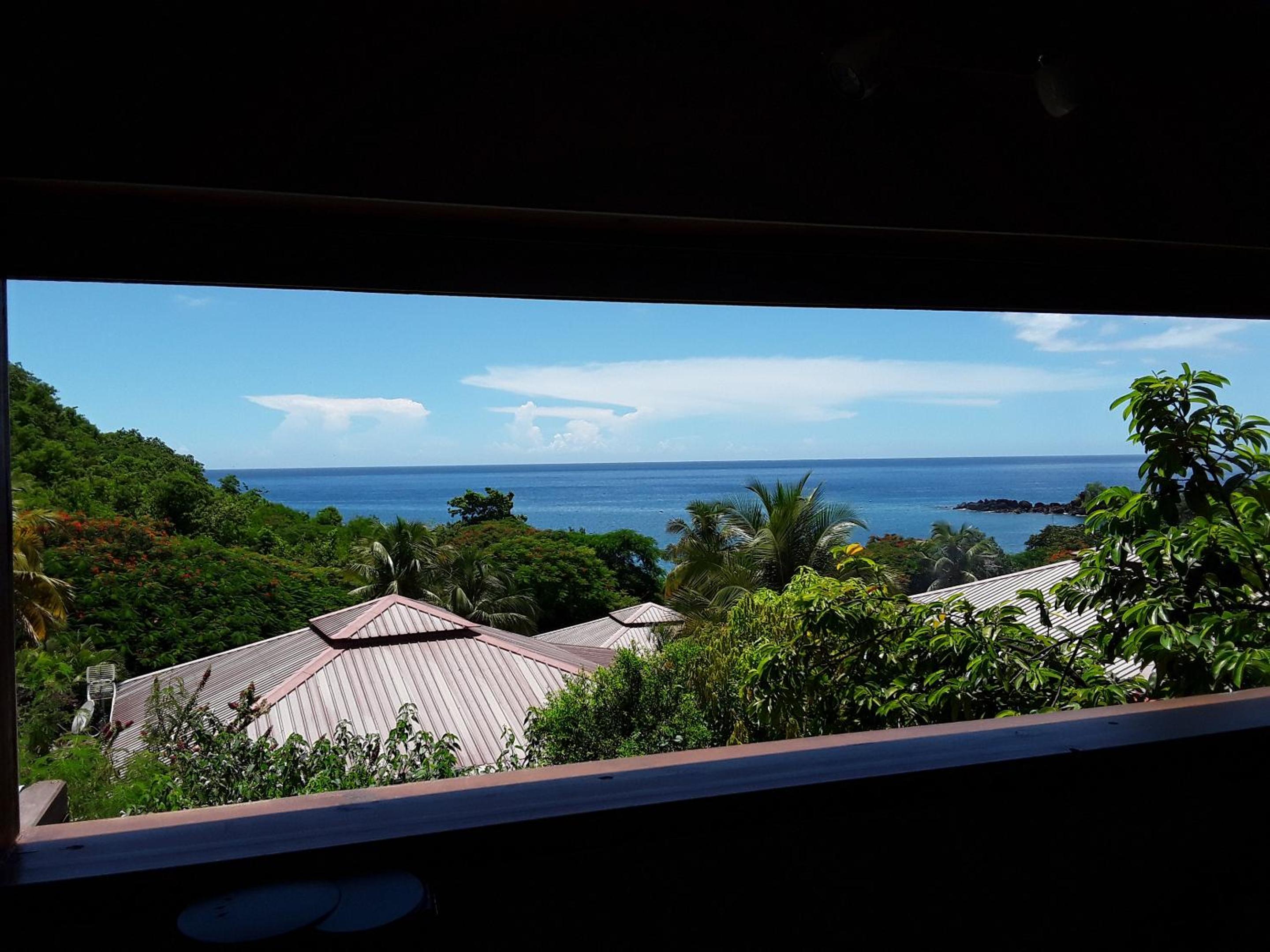 Bungalow confortable à Bouillante avec vue sur la mer view 4