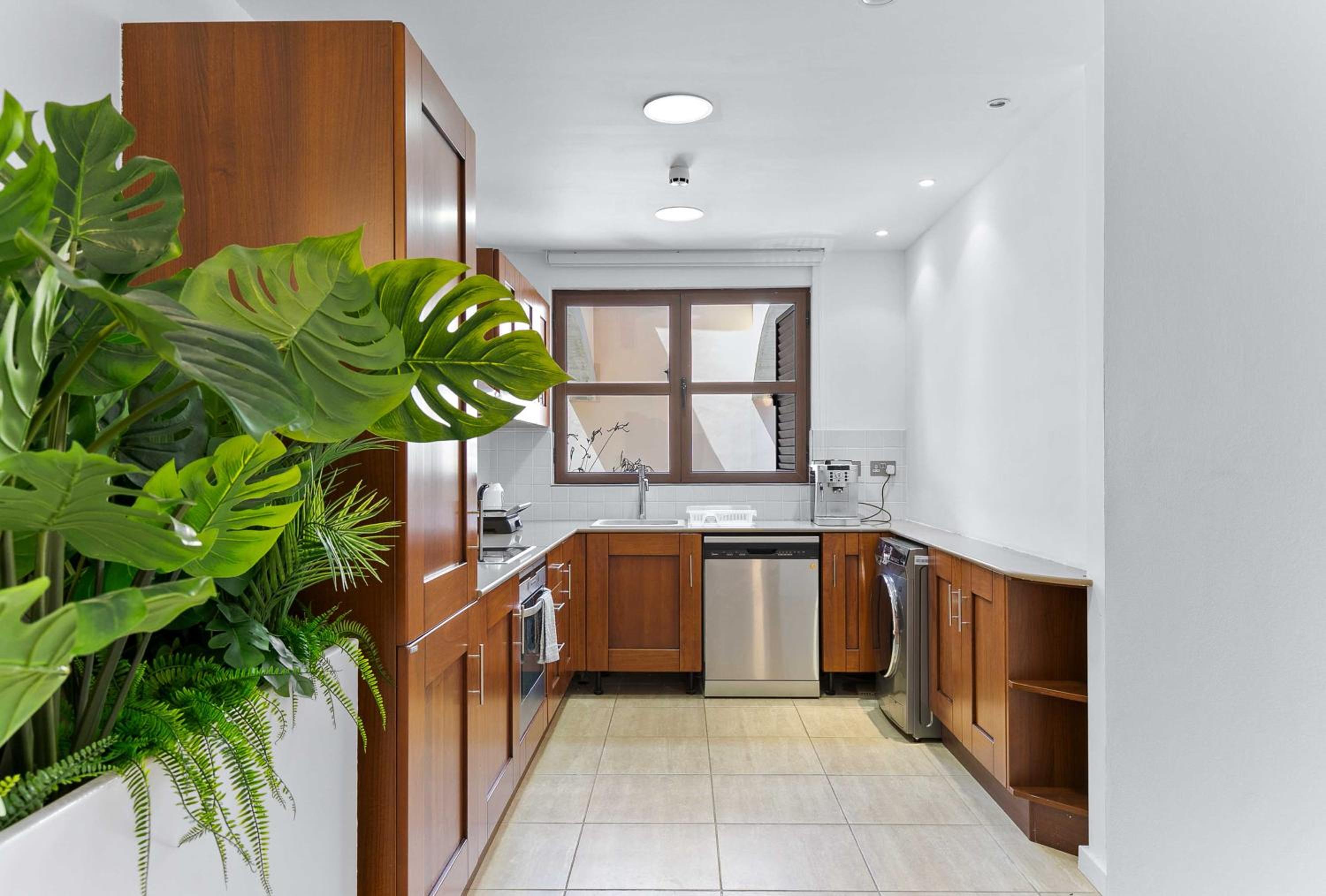 Aphrodite Hills 2 bed flat L02