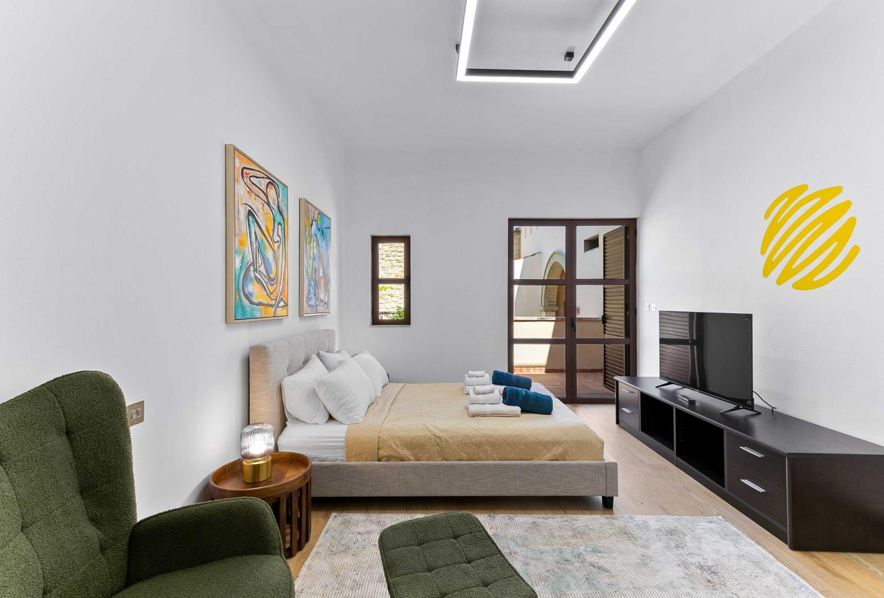 Aphrodite Hills 2 bed flat L02
