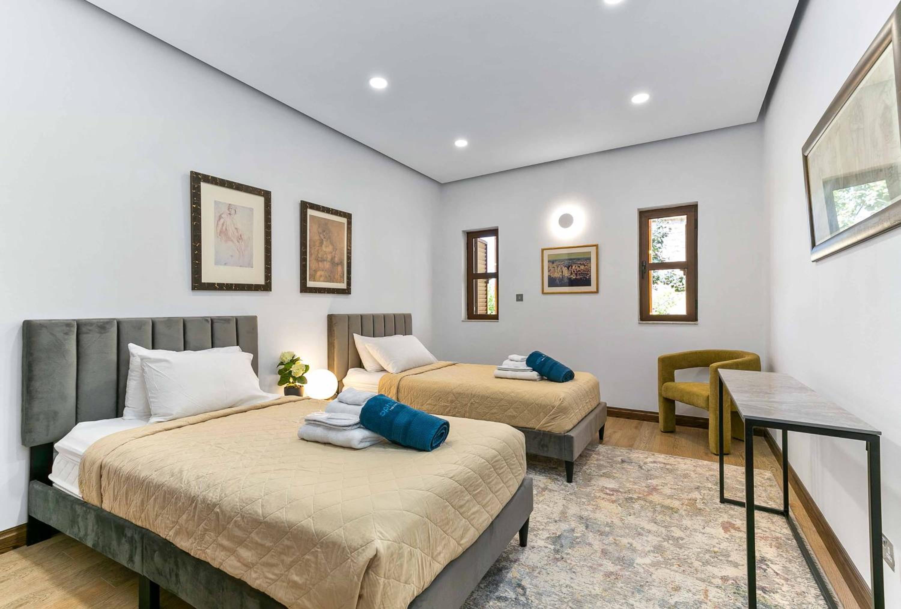 Aphrodite Hills 2 bed flat L02