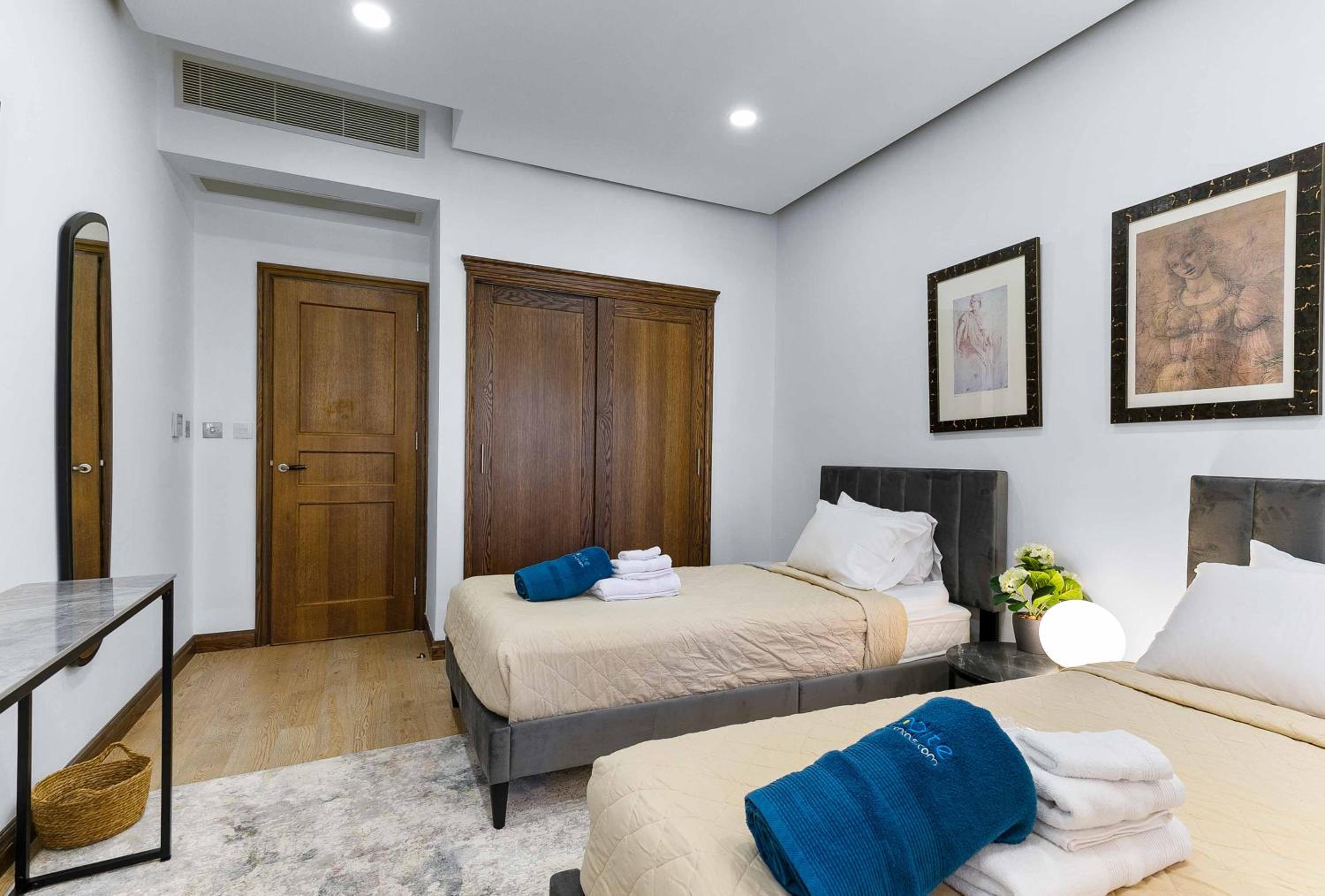 Aphrodite Hills 2 bed flat L02
