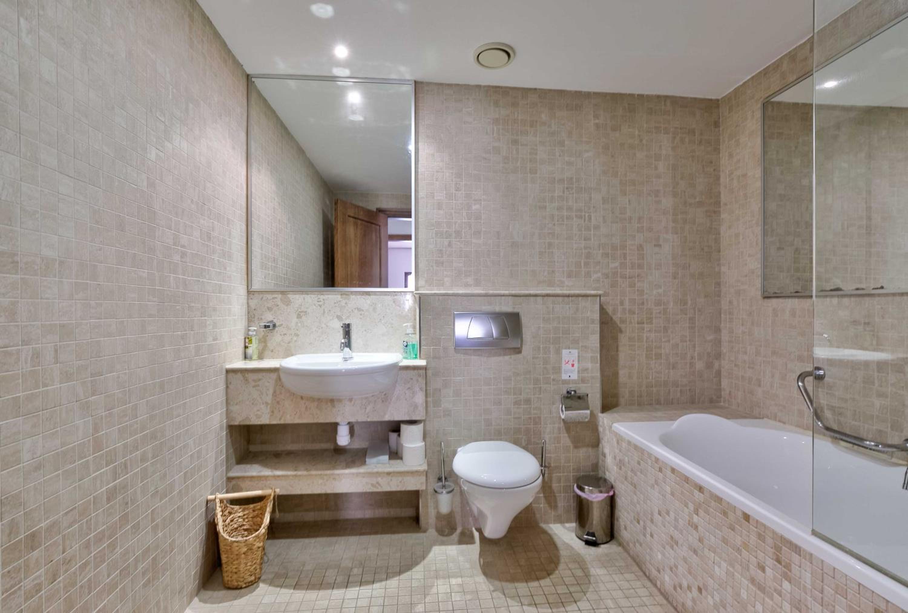 Aphrodite Hills 2 bed flat L02