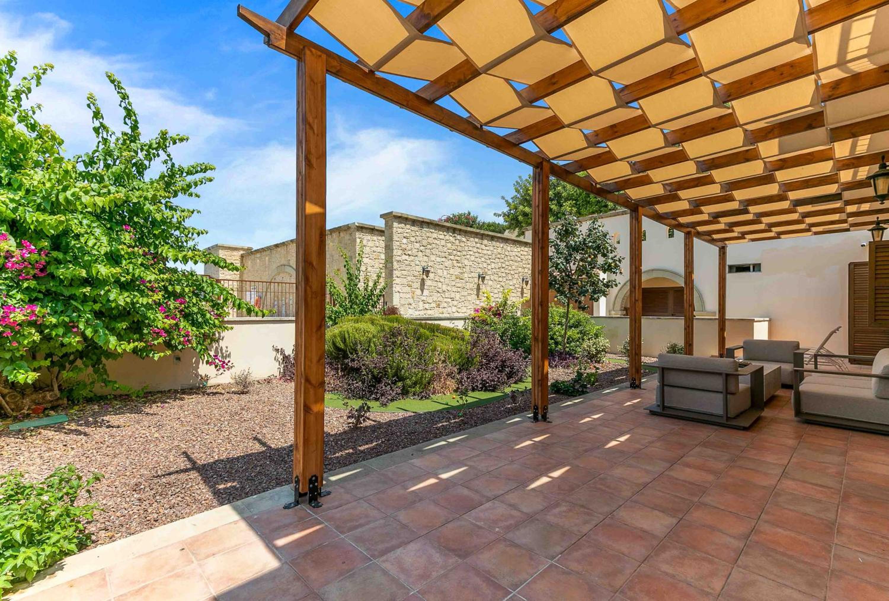 Aphrodite Hills 2 bed flat L02