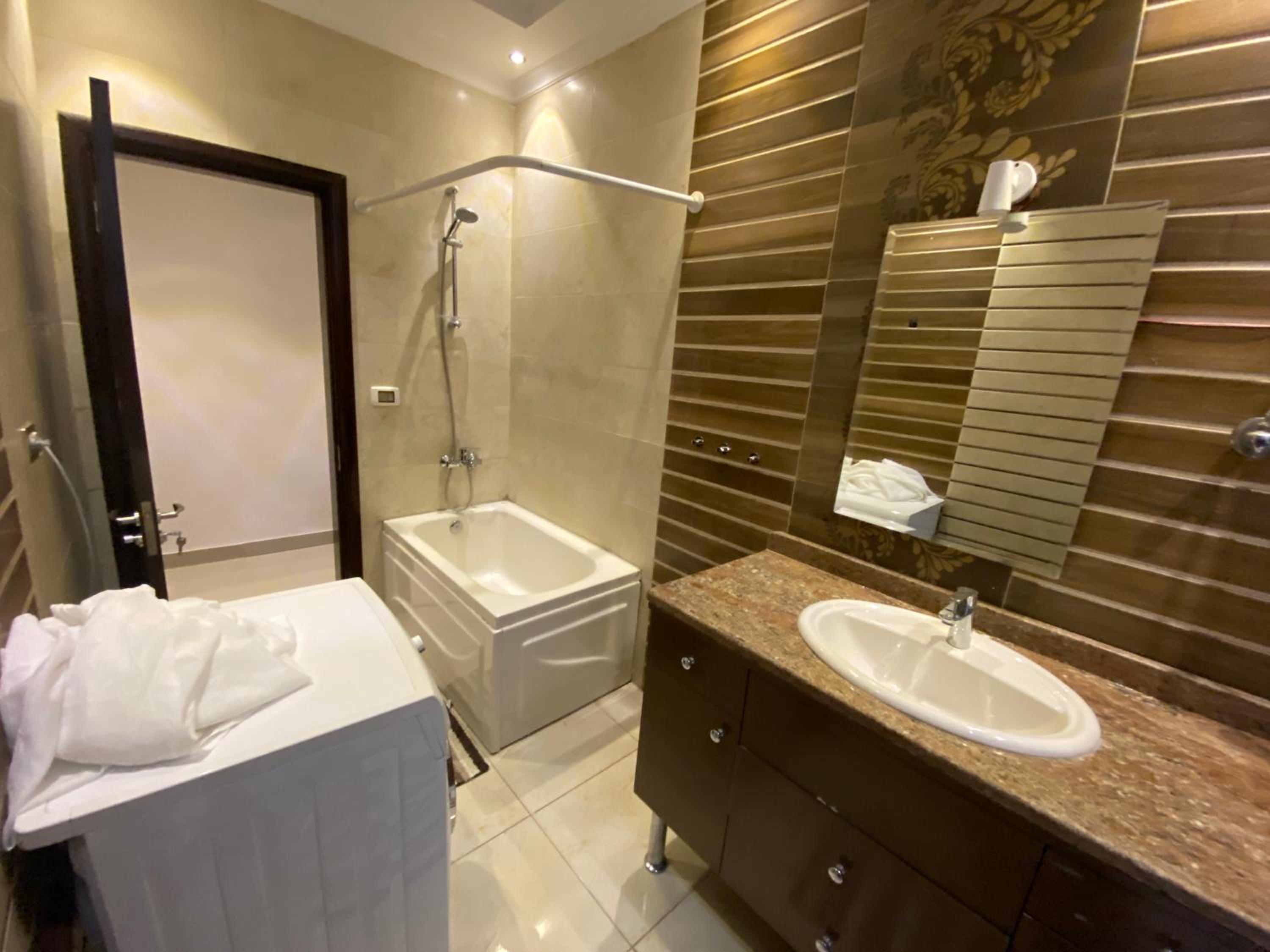 Comfy Basement Apartment with Private Patio and Garden