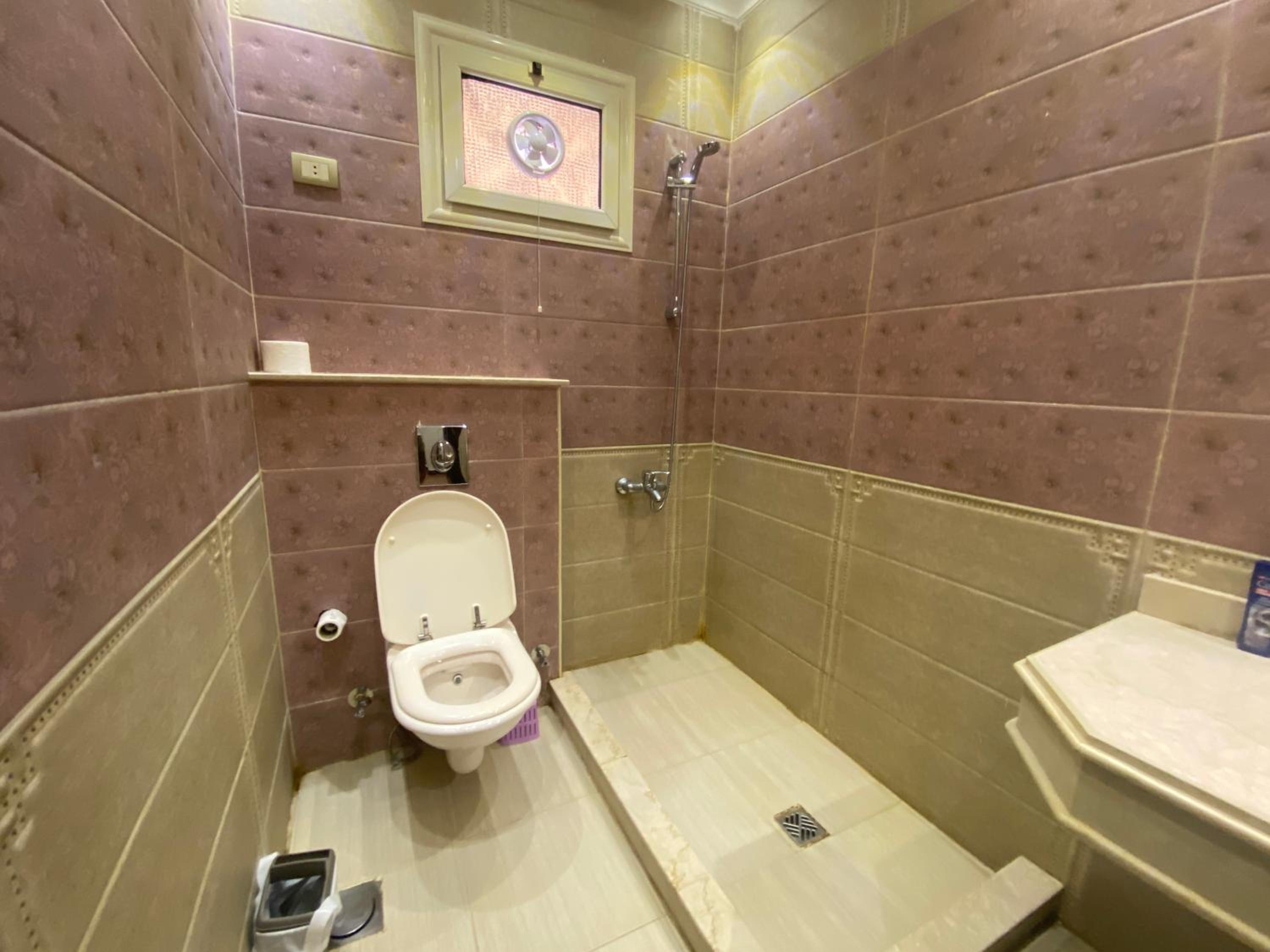 Comfy Basement Apartment with Private Patio and Garden