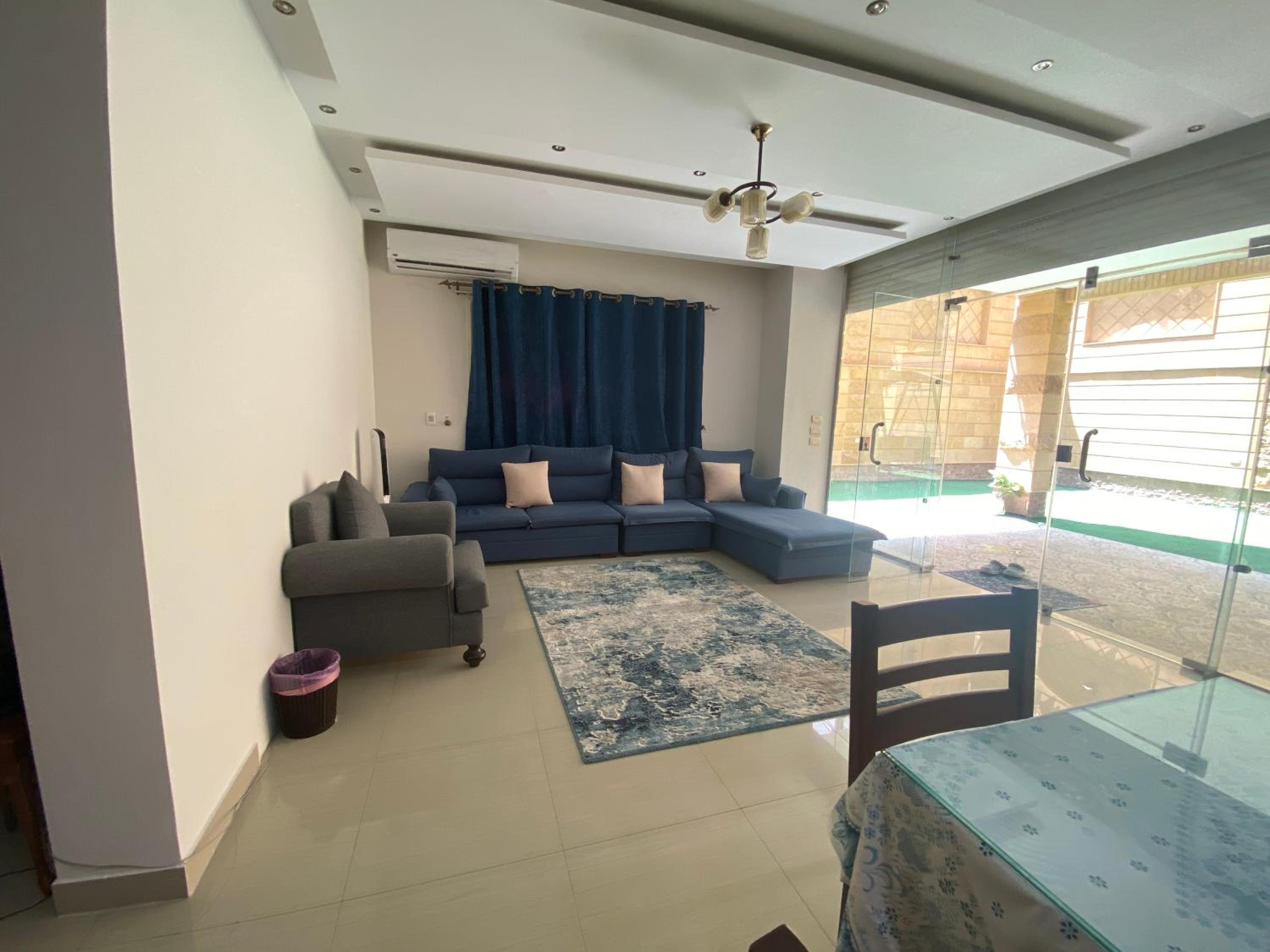 Comfy Basement Apartment with Private Patio and Garden