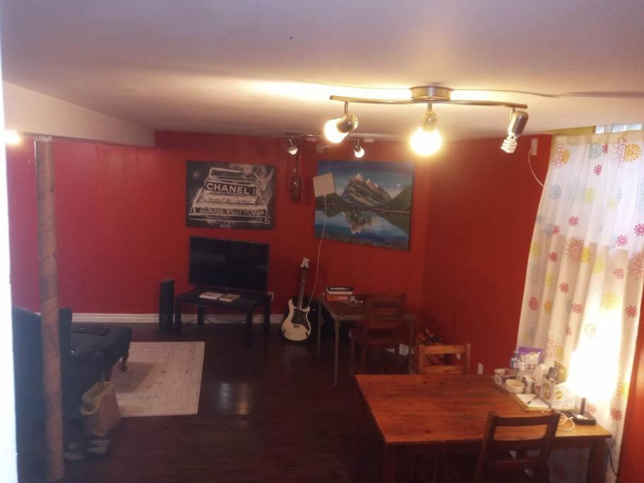 Apartment Prvate in House on Main Level