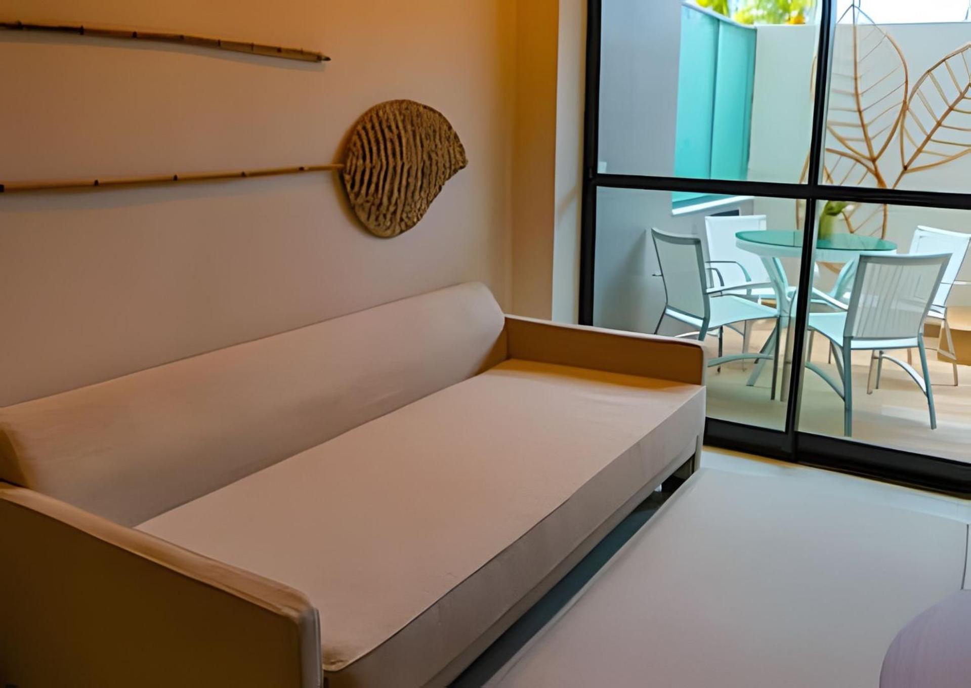 Beachfront flat at Porto de Galinhas beach, close to the natural pools.