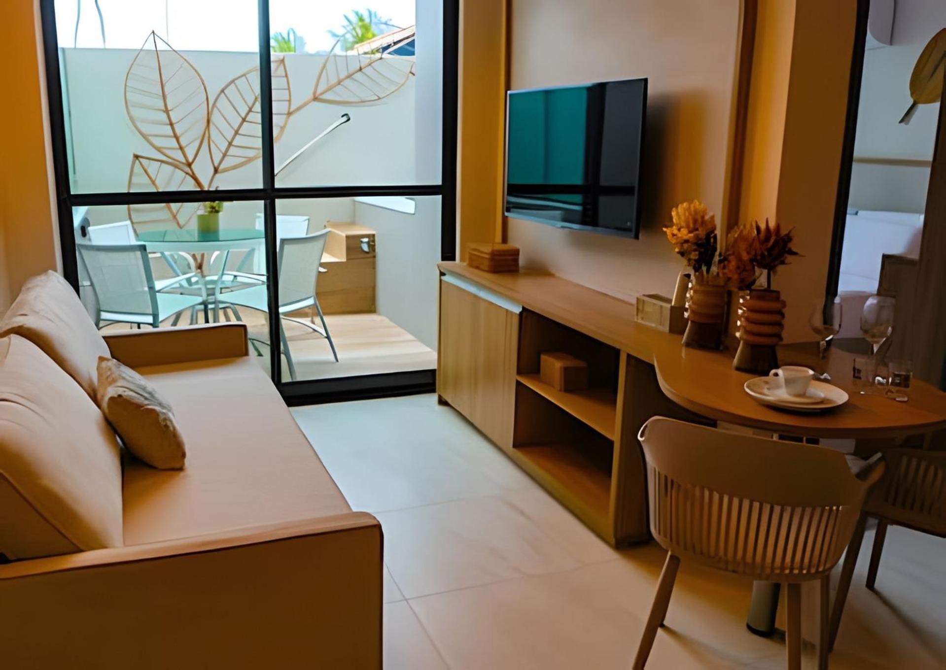 Beachfront flat at Porto de Galinhas beach, close to the natural pools.