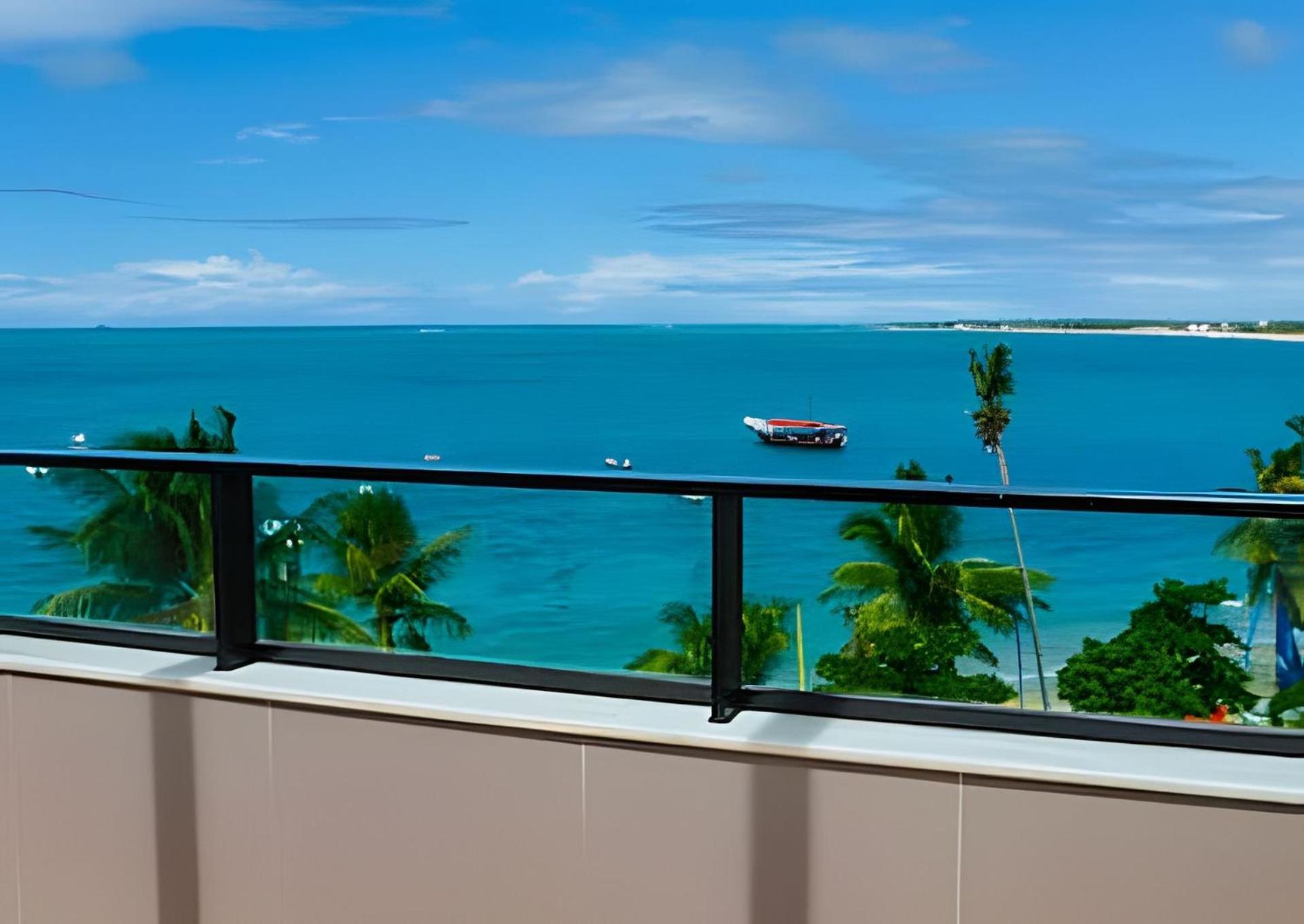 Beachfront flat at Porto de Galinhas beach, close to the natural pools.