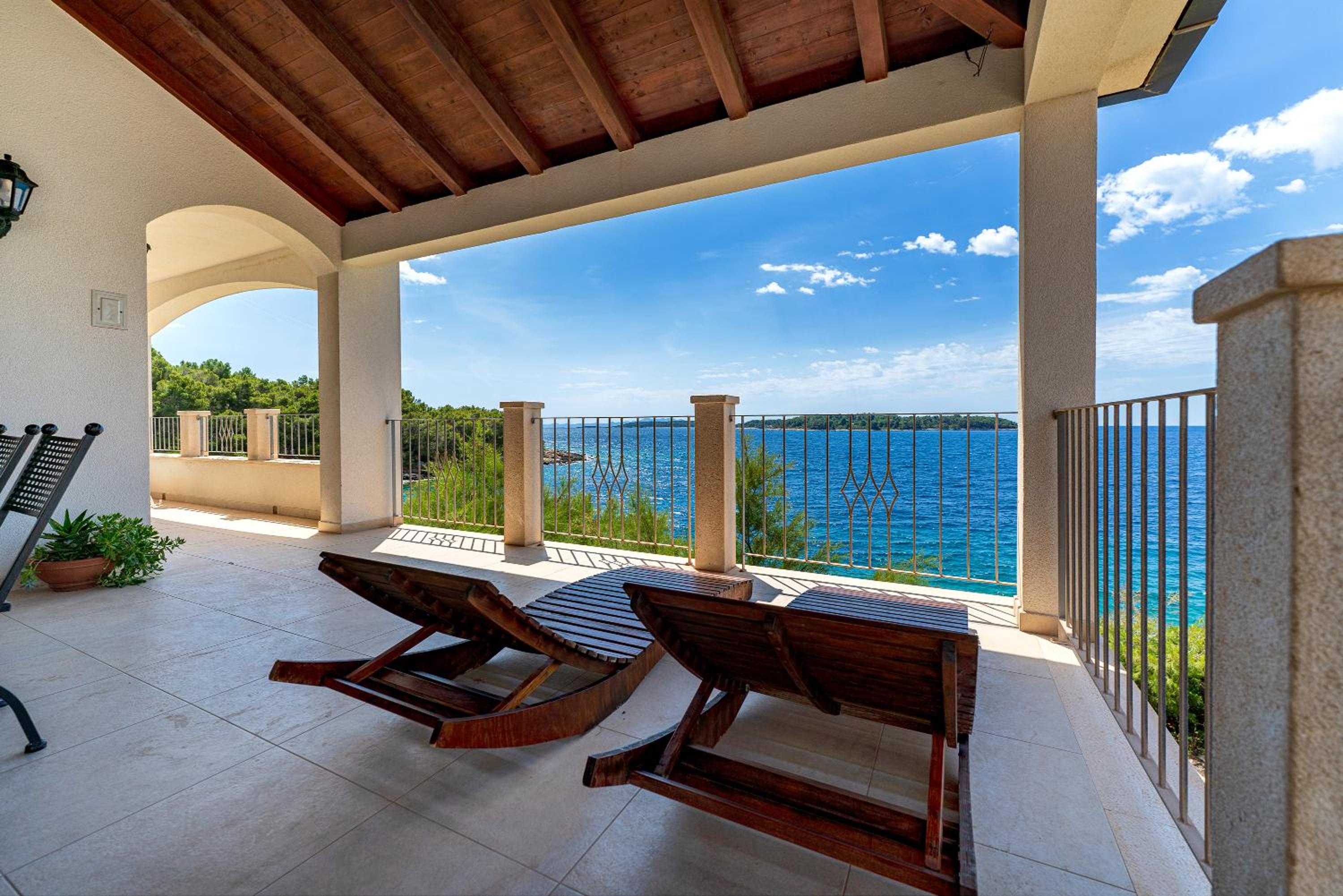 Villa Putto view 2