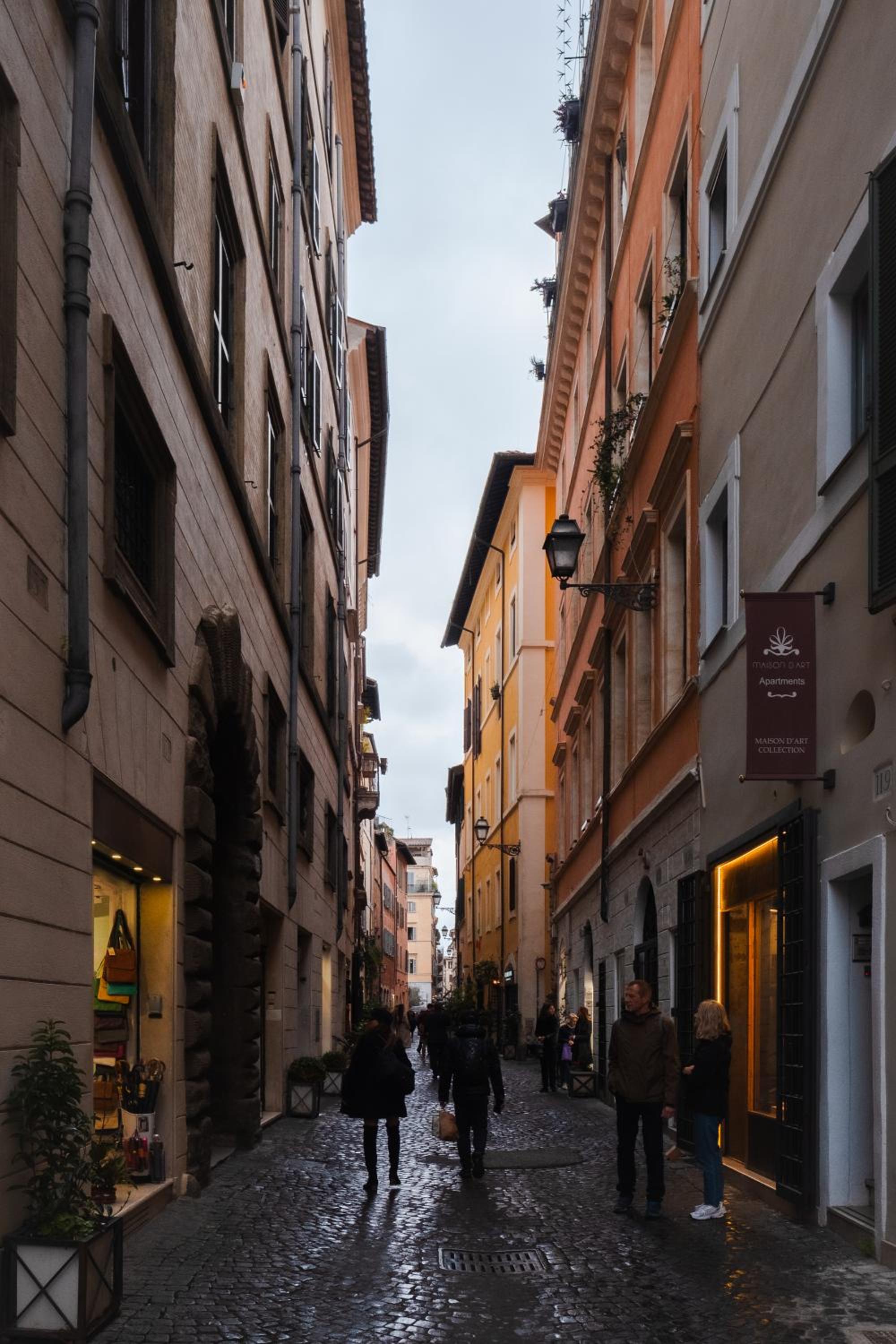 Modern pied a terre near Piazza Navona