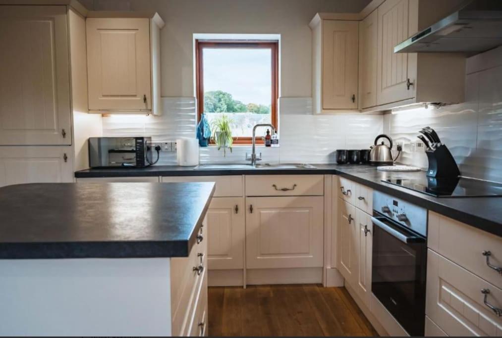 Grieves Cottage, near Dornoch view 4