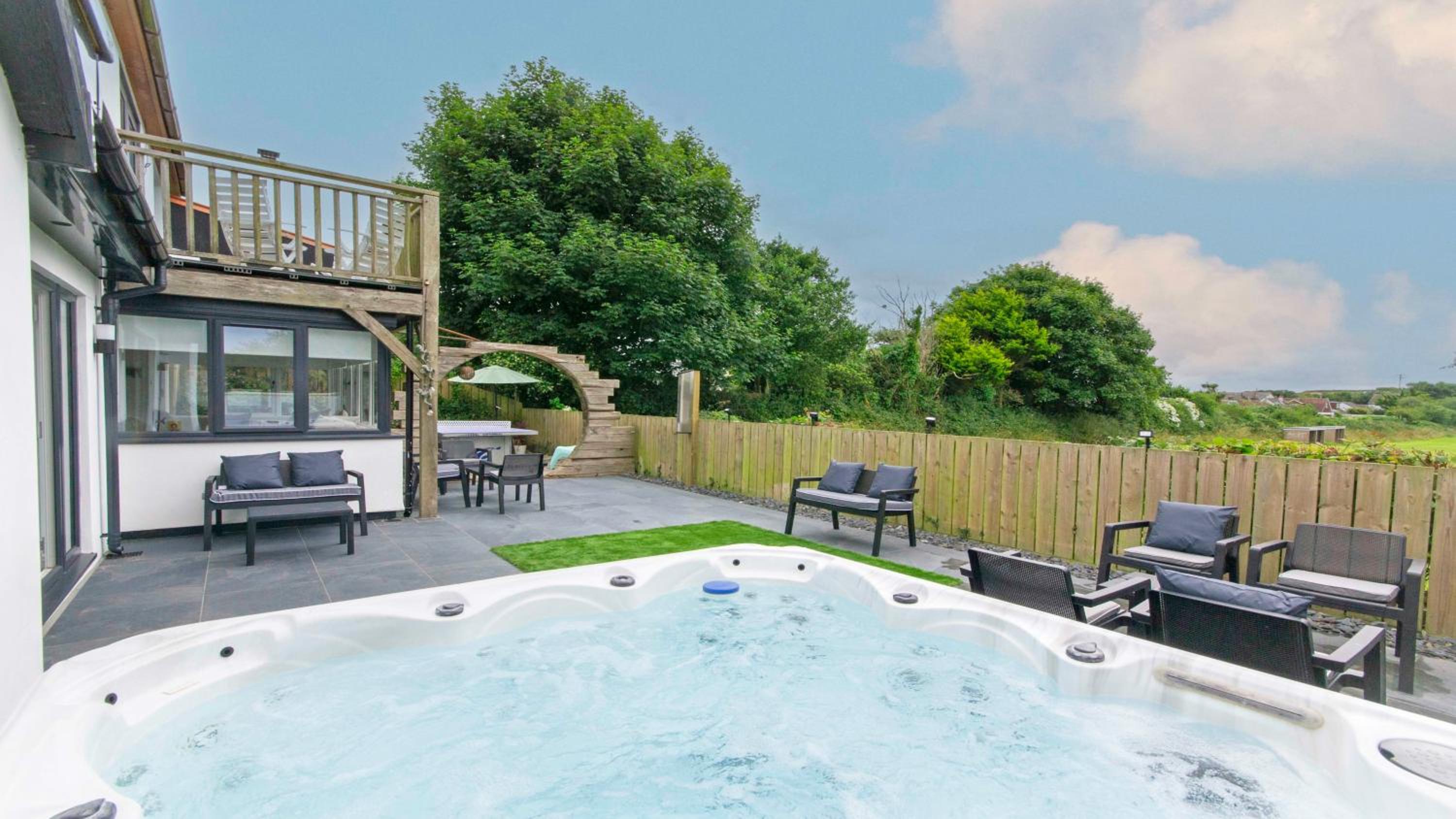 Bagend Sleeps 14 Hot Tub Balcony Ping Pong view 5