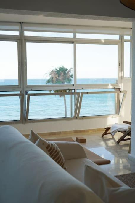 Spacious 2 Bed with Panoramic Views with Parking view 5