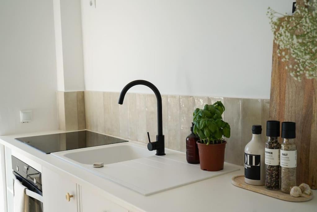 Spacious 2 Bed with Panoramic Views with Parking view 2