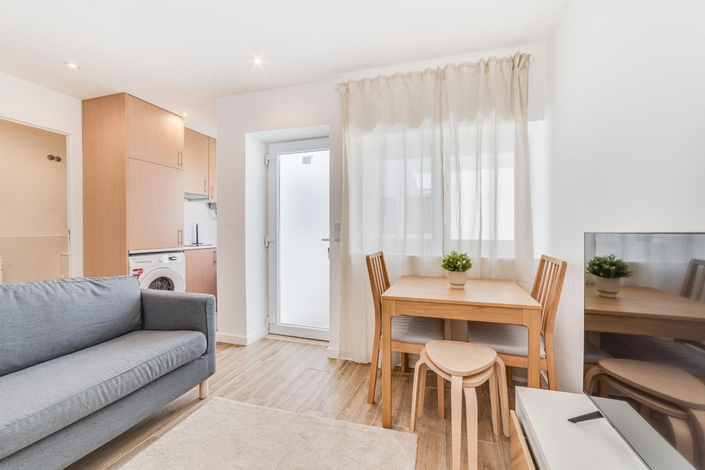 Campolide Duplex Apartments