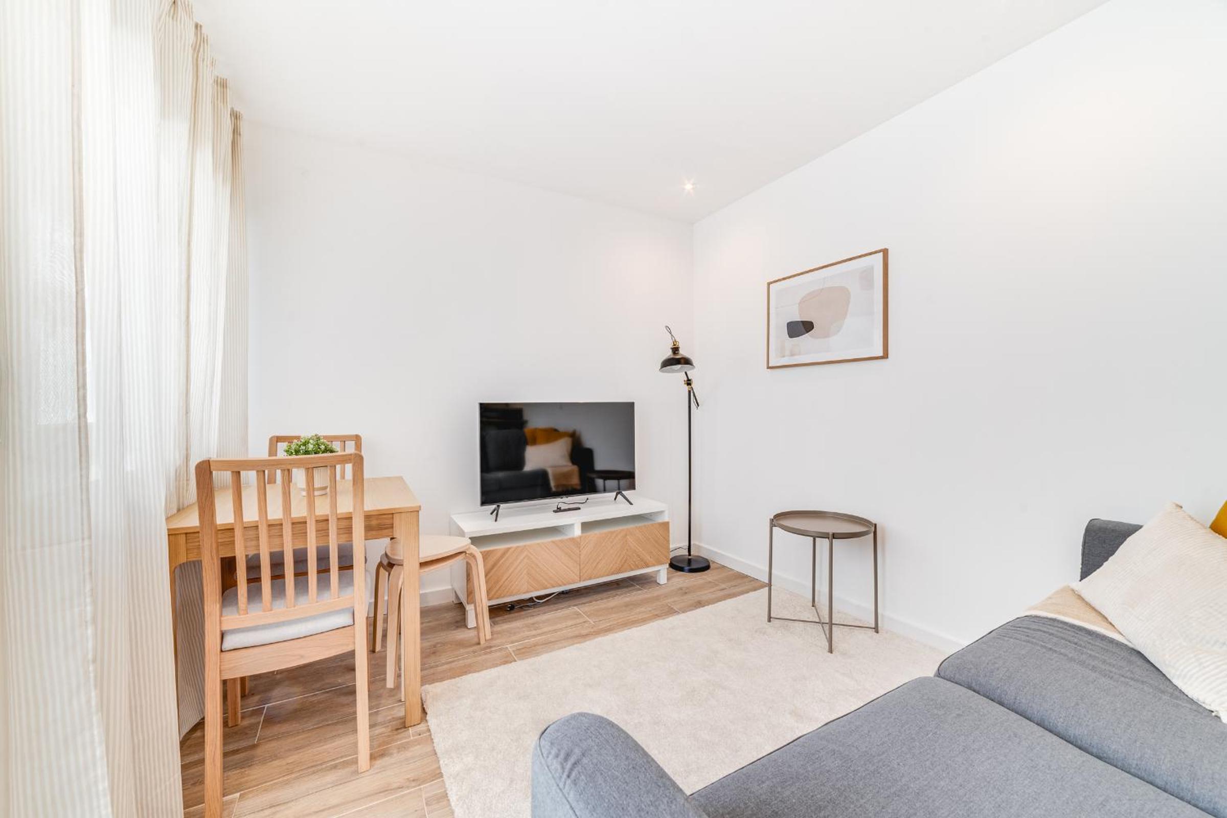 Campolide Duplex Apartments